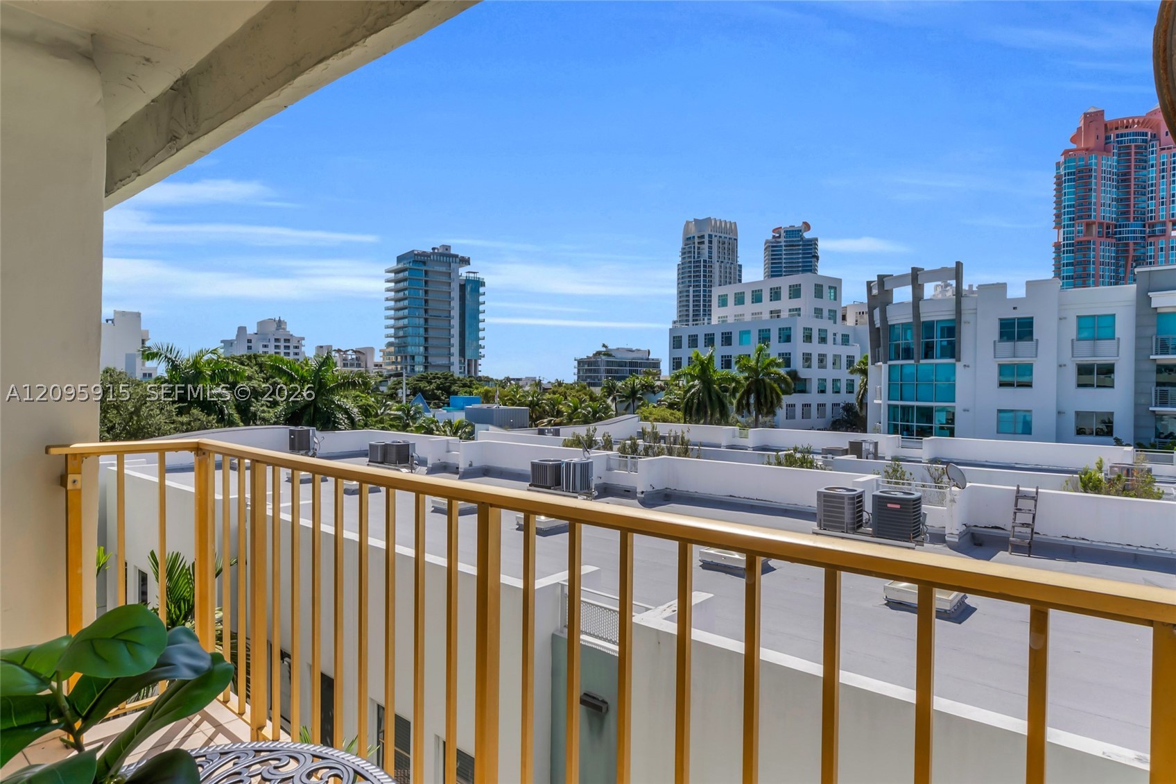 220 Washington Ave #5D Miami Beach, FL 33139