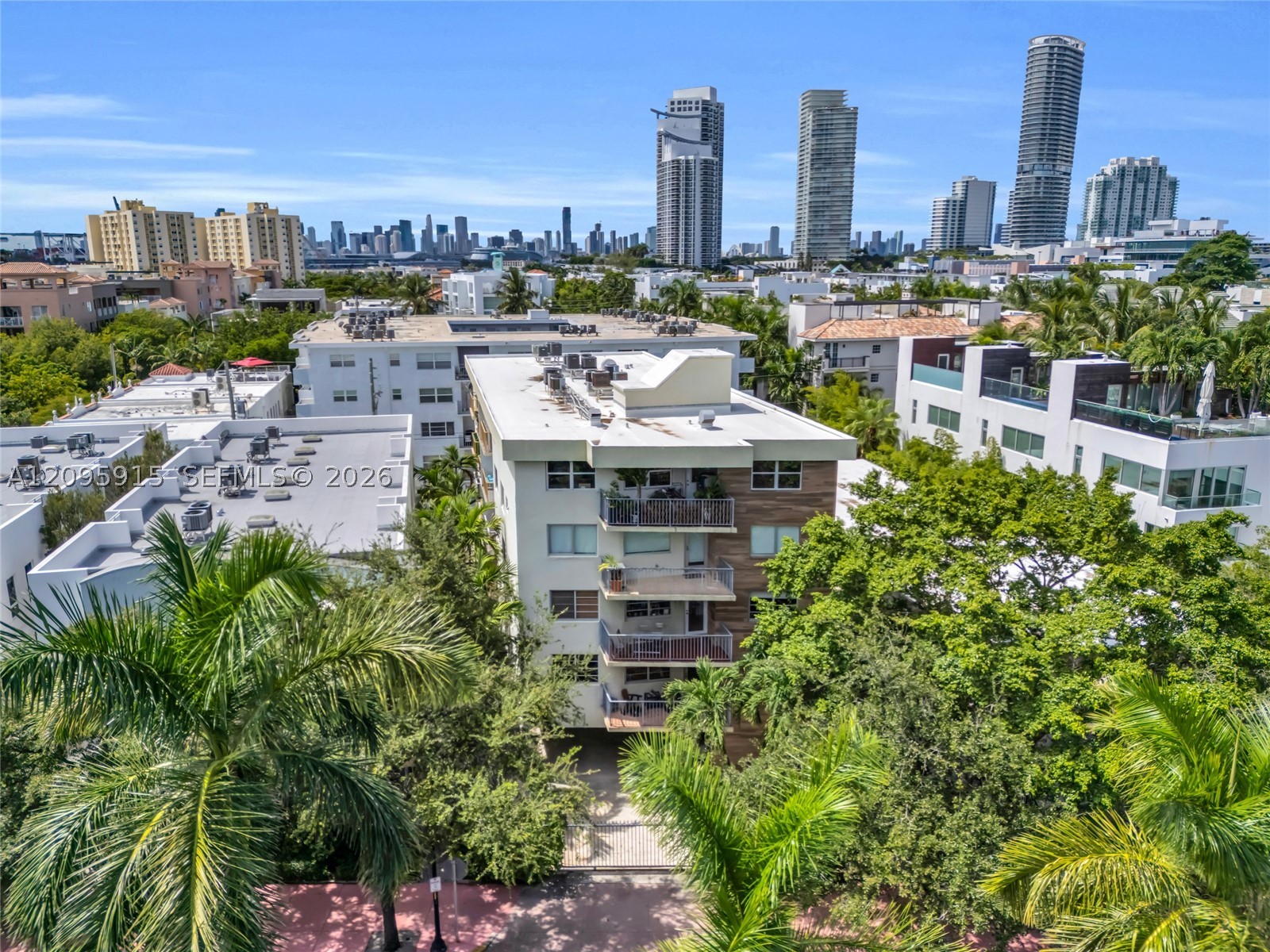 220 Washington Ave #5D Miami Beach, FL 33139