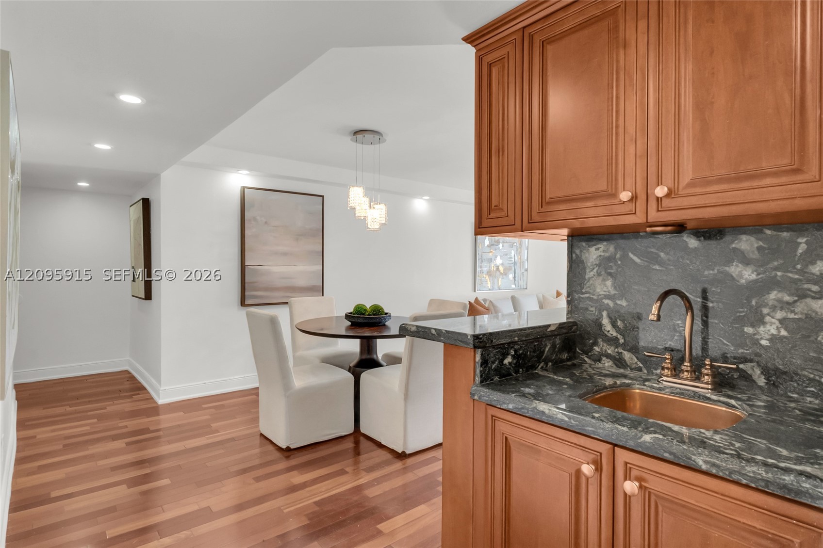 220 Washington Ave #5D Miami Beach, FL 33139