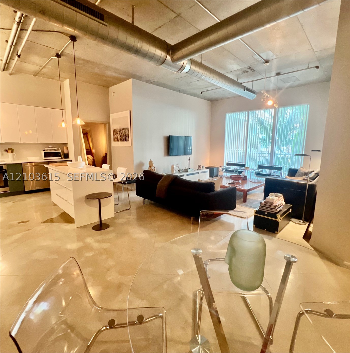 image Cite on the Bay West4