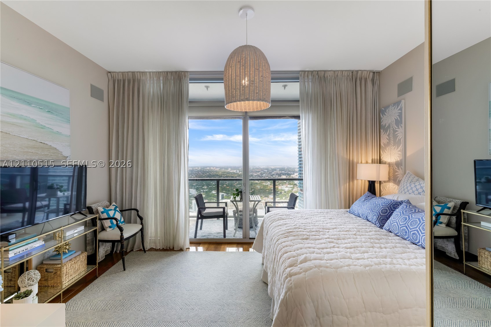 image Four Seasons Residences Miami14