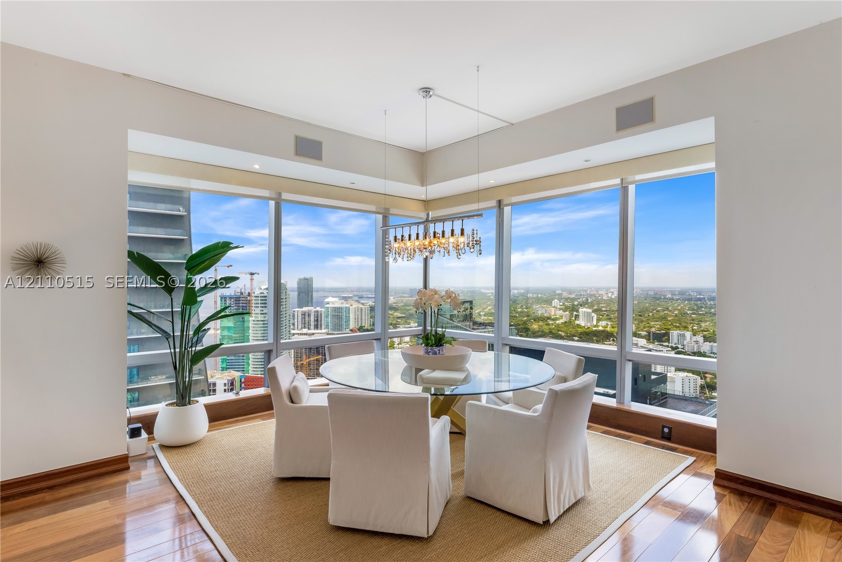 image Four Seasons Residences Miami8