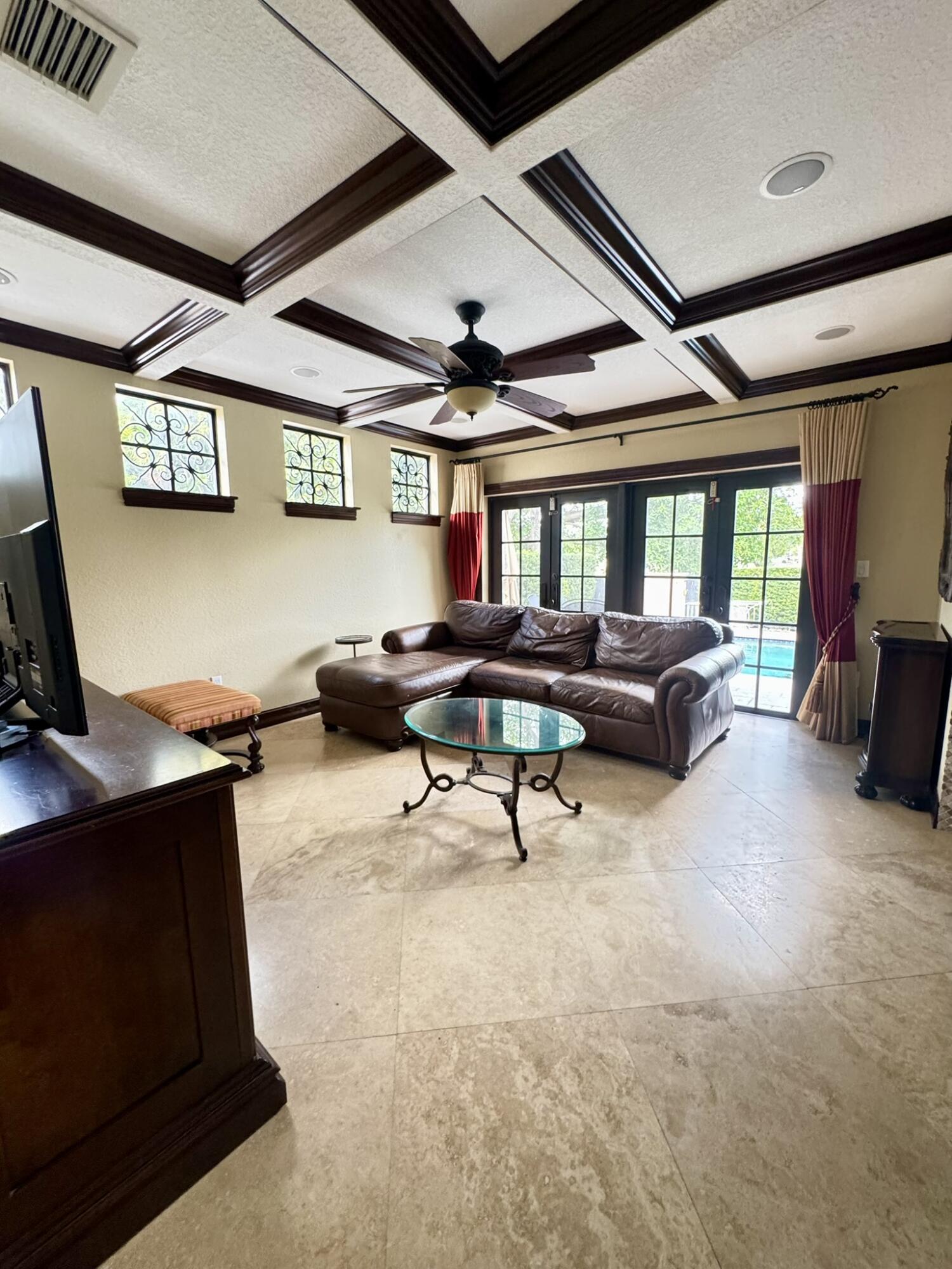 4501 SW 10th Miami, FL 33134