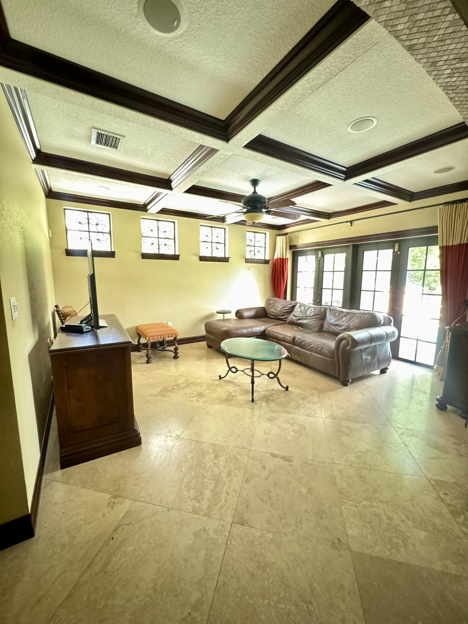 4501 SW 10th Miami, FL 33134