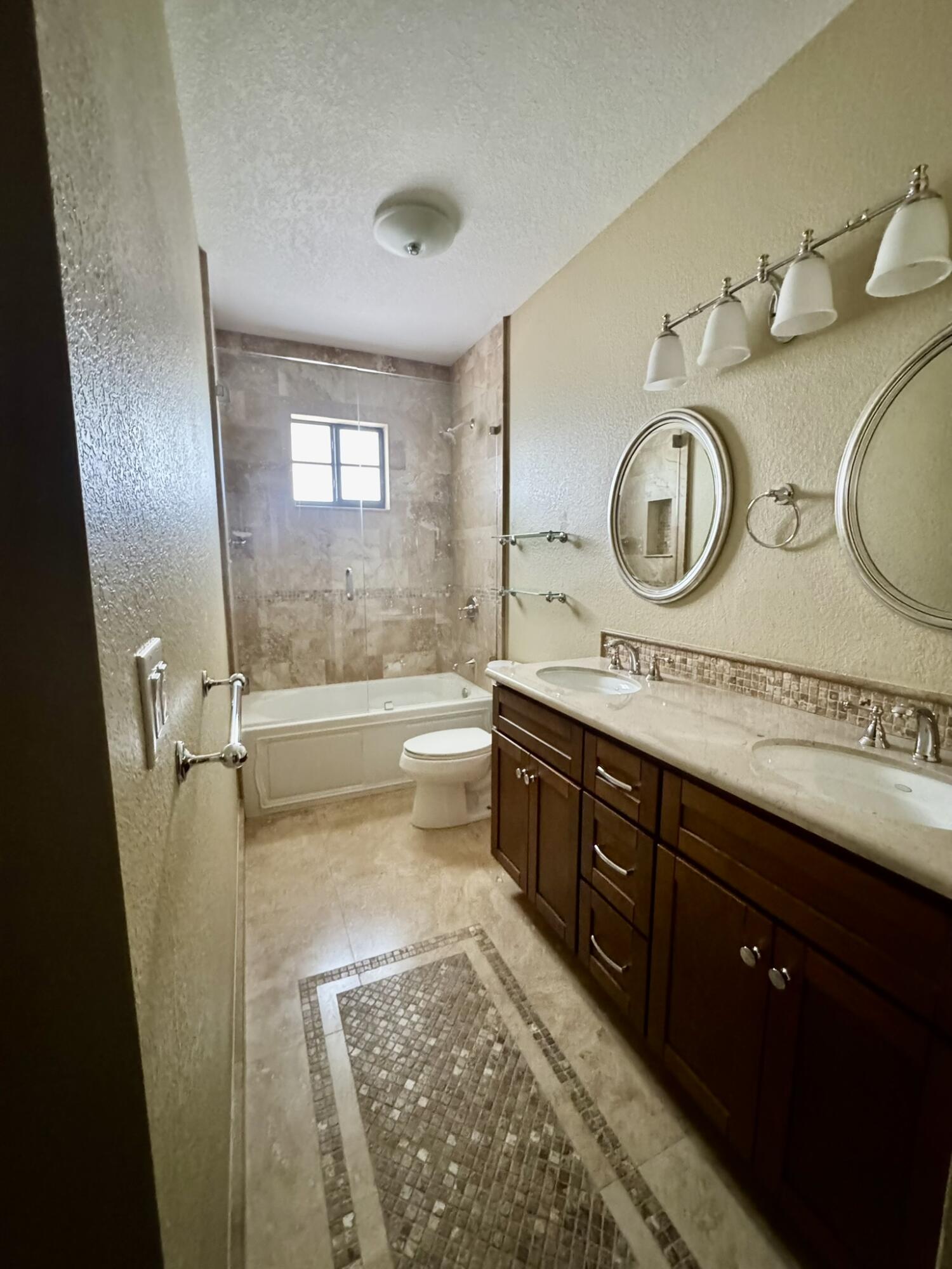 4501 SW 10th Miami, FL 33134