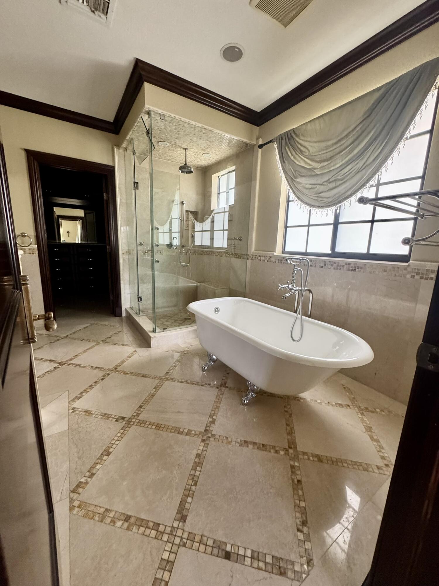 4501 SW 10th Miami, FL 33134