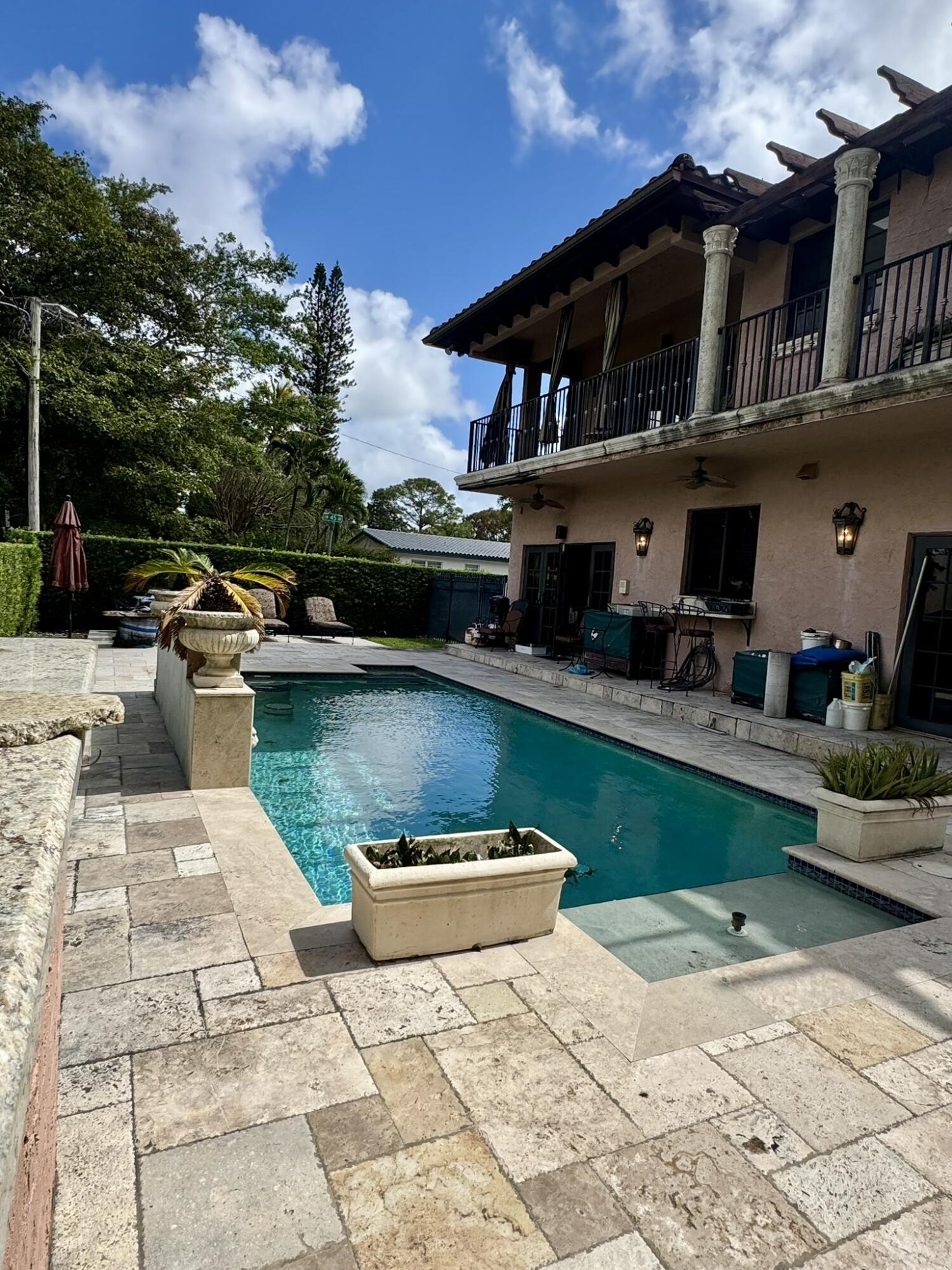 4501 SW 10th Miami, FL 33134