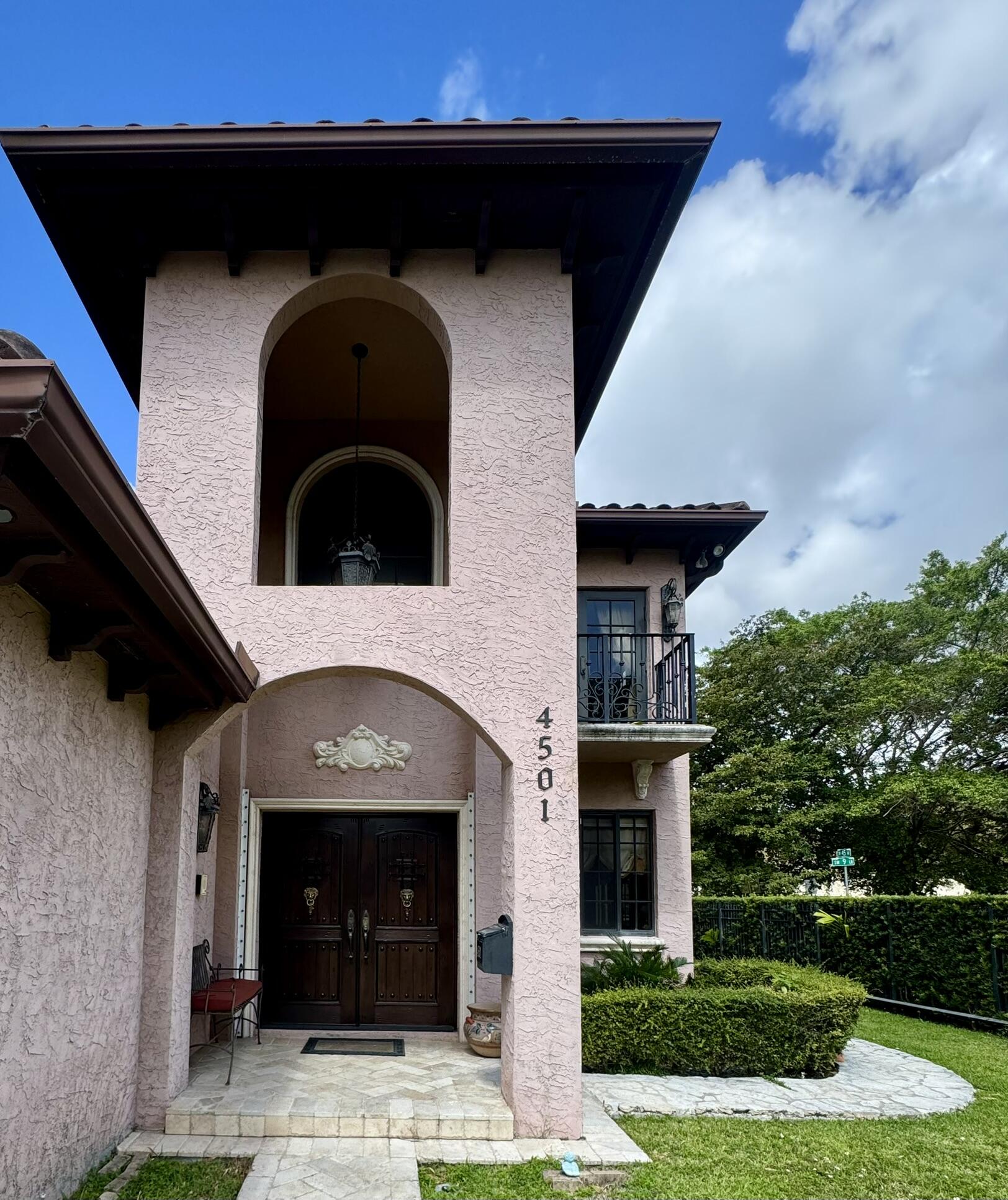 4501 SW 10th Miami, FL 33134