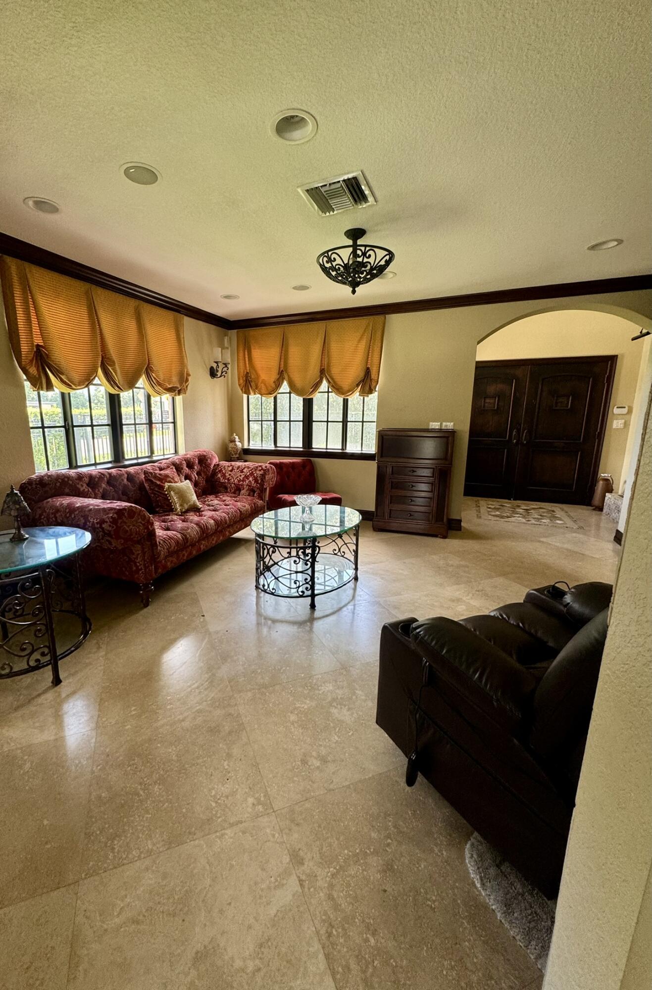 4501 SW 10th Miami, FL 33134