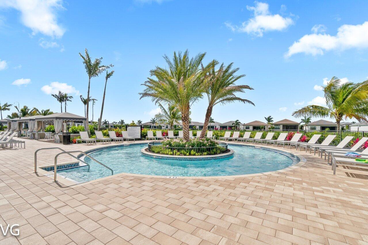 9374 Mountain Pne Boynton Beach, FL 33473