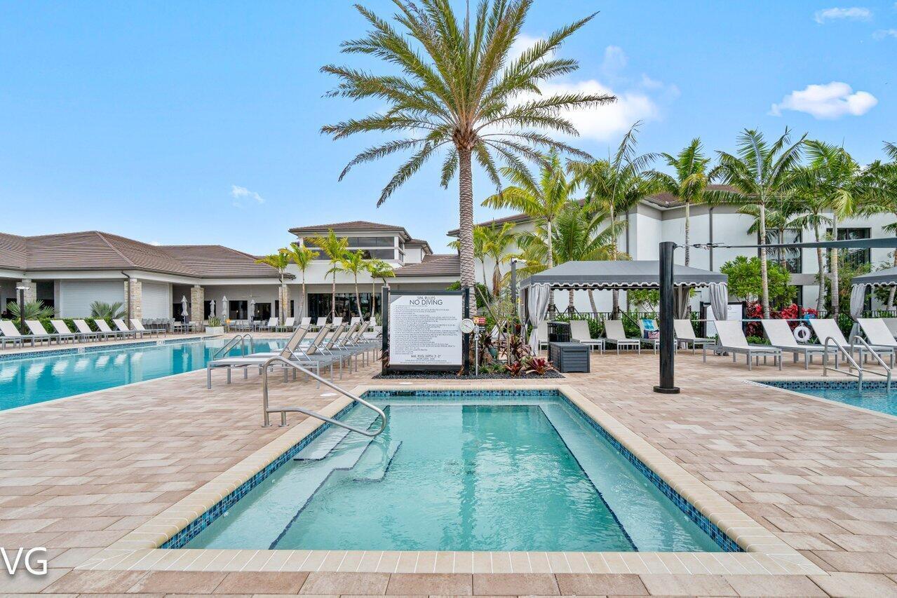 9374 Mountain Pne Boynton Beach, FL 33473