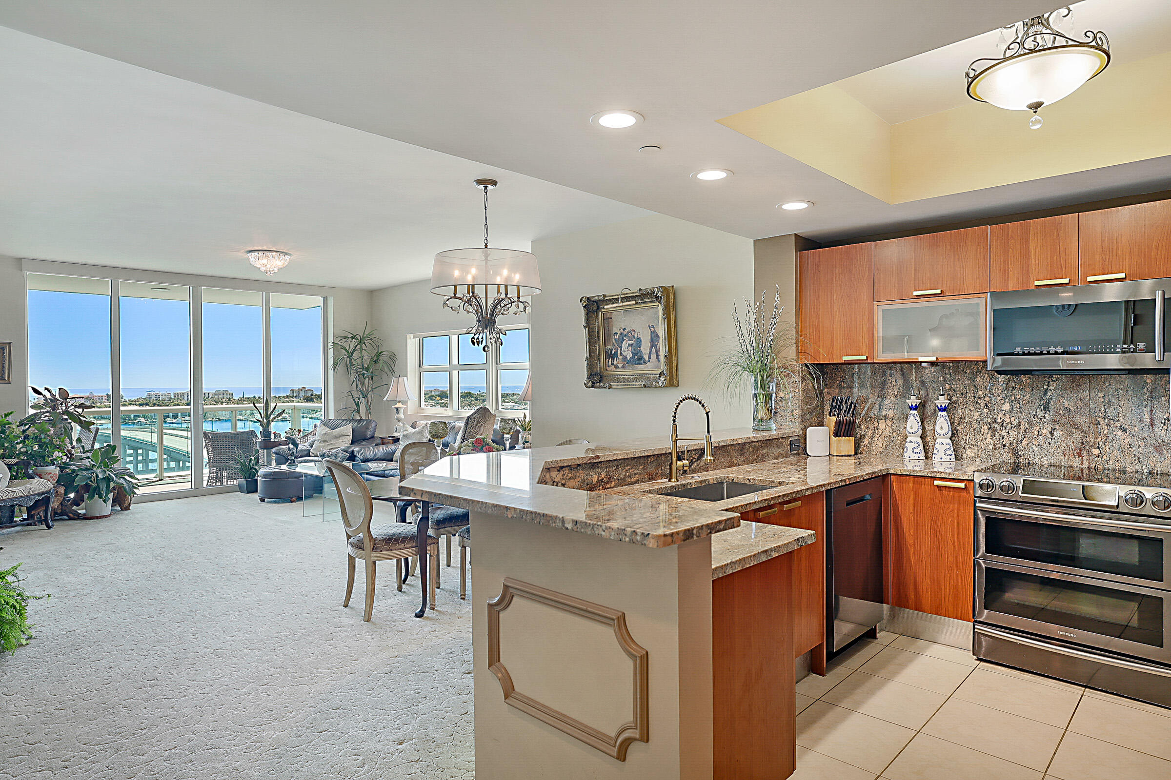 2640 Lake Shr #1416 Riviera Beach, FL 33404