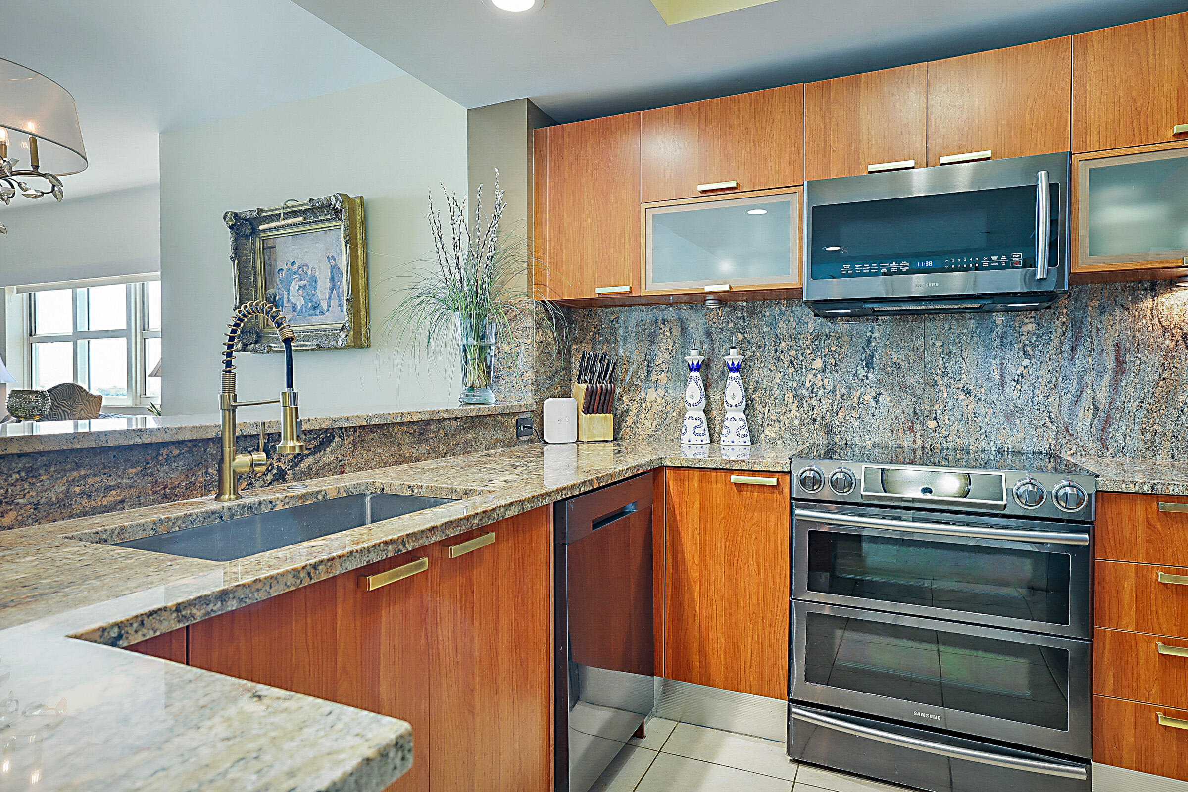 2640 Lake Shr #1416 Riviera Beach, FL 33404