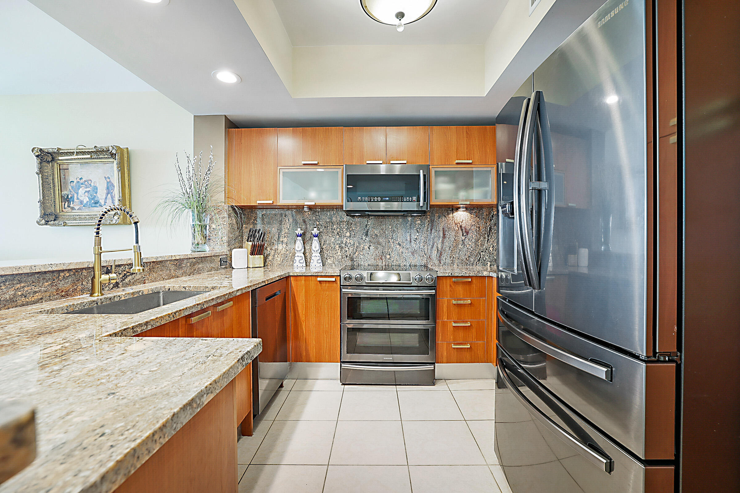 2640 Lake Shr #1416 Riviera Beach, FL 33404