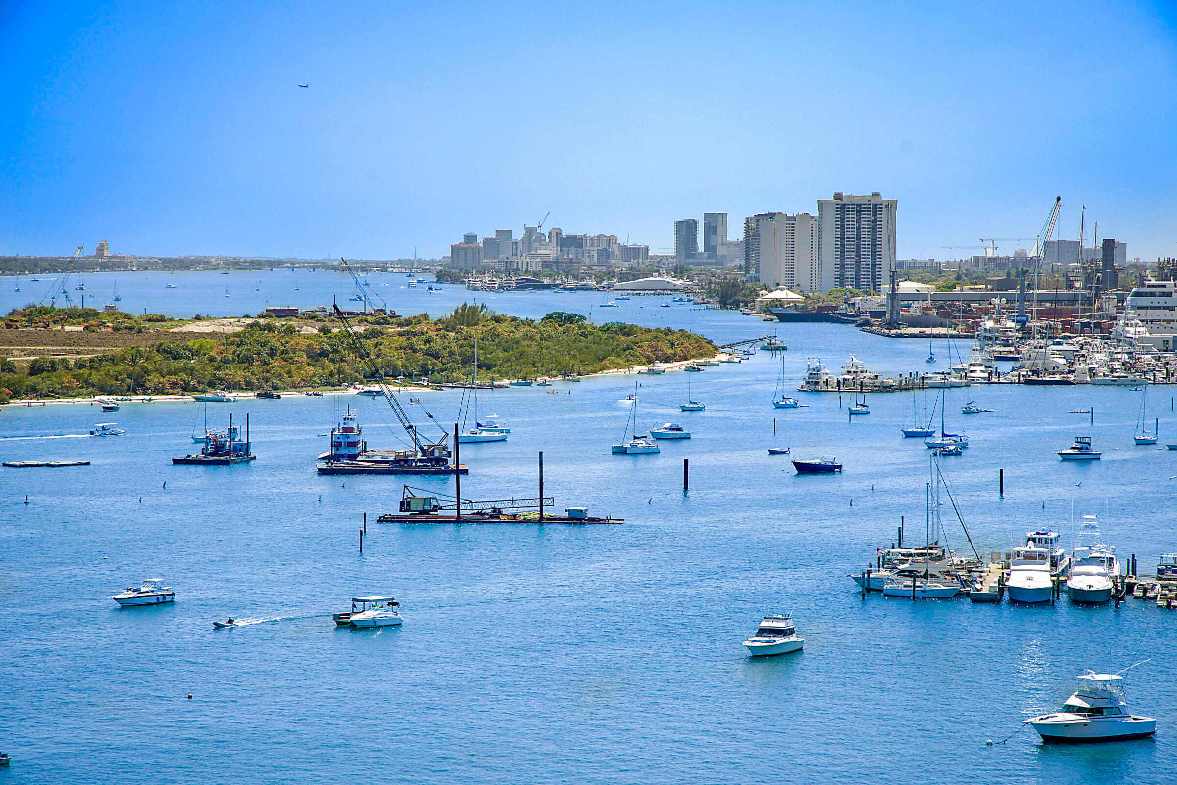 2640 Lake Shr #1416 Riviera Beach, FL 33404