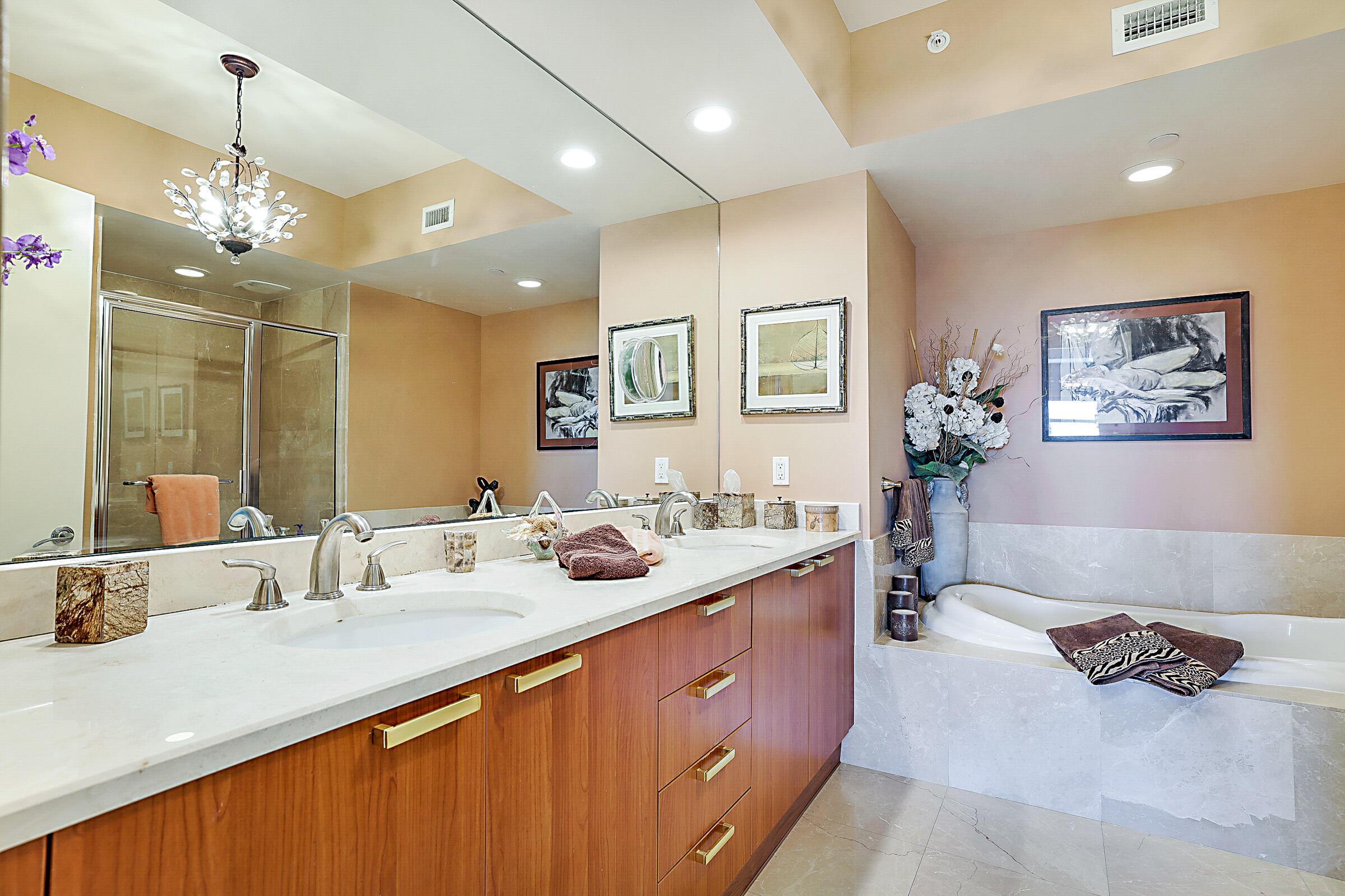 2640 Lake Shr #1416 Riviera Beach, FL 33404