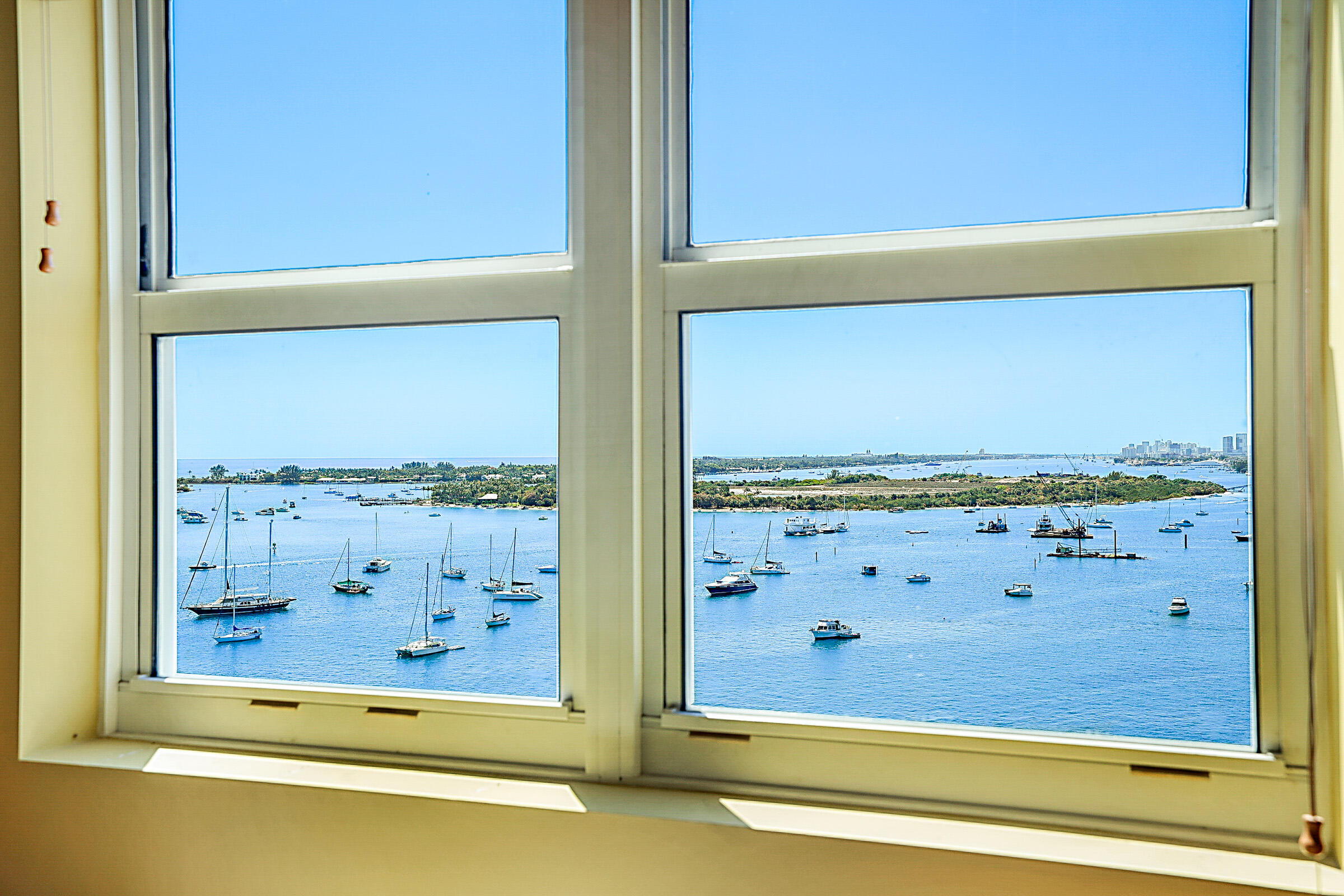 2640 Lake Shr #1416 Riviera Beach, FL 33404