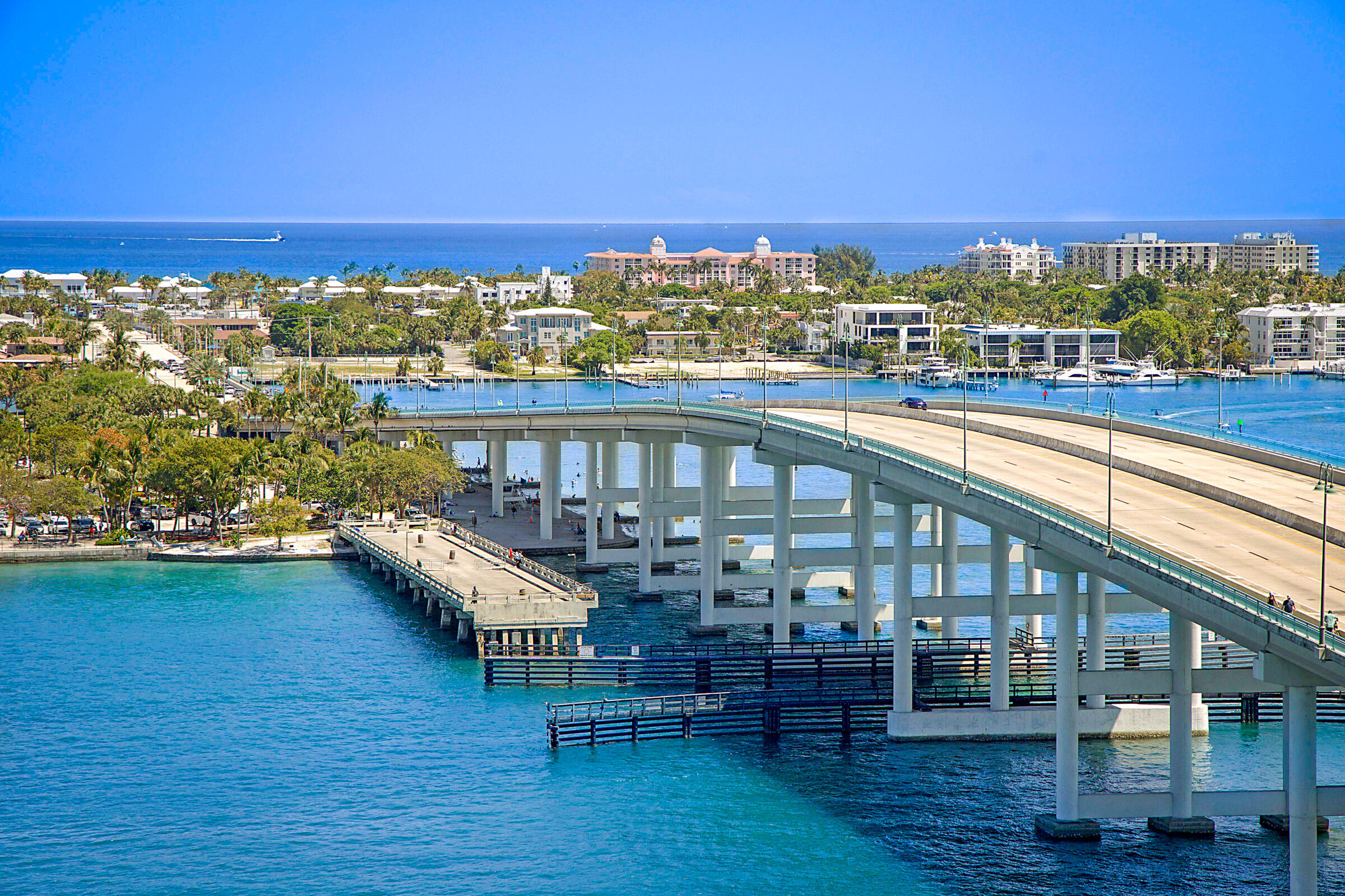 2640 Lake Shr #1416 Riviera Beach, FL 33404