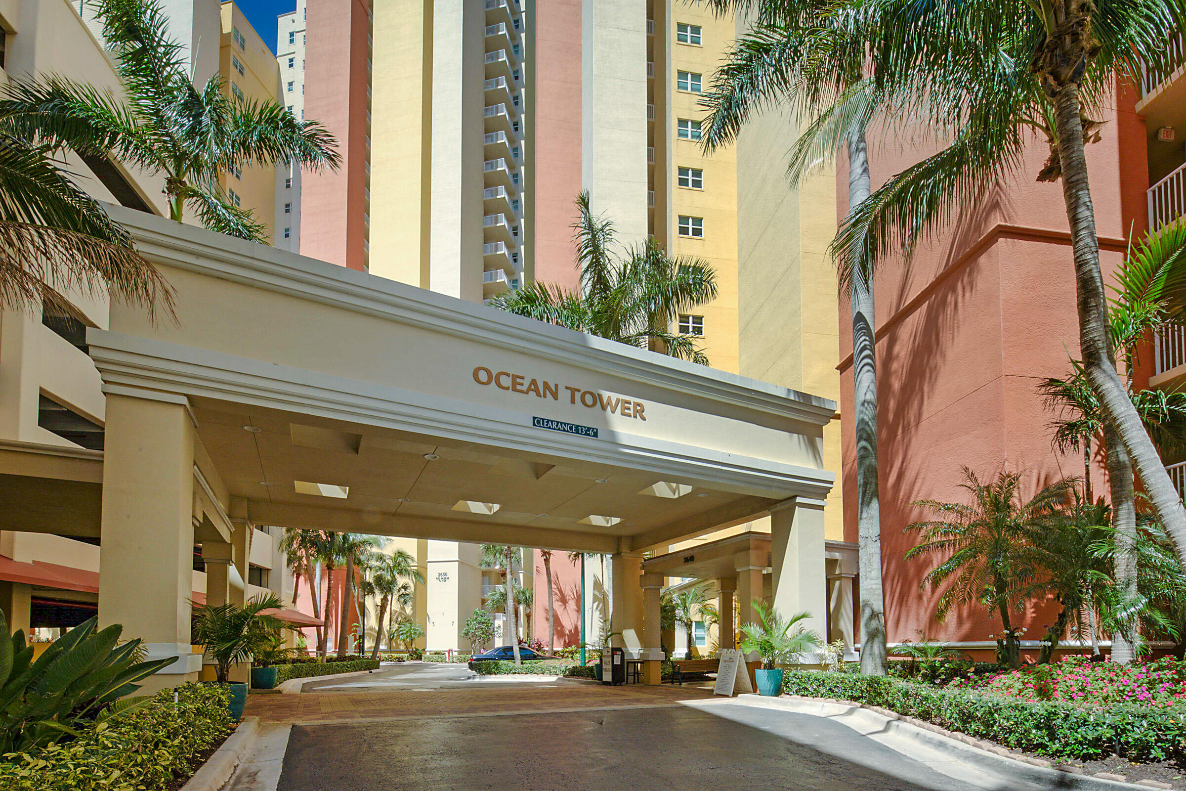 2640 Lake Shr #1416 Riviera Beach, FL 33404