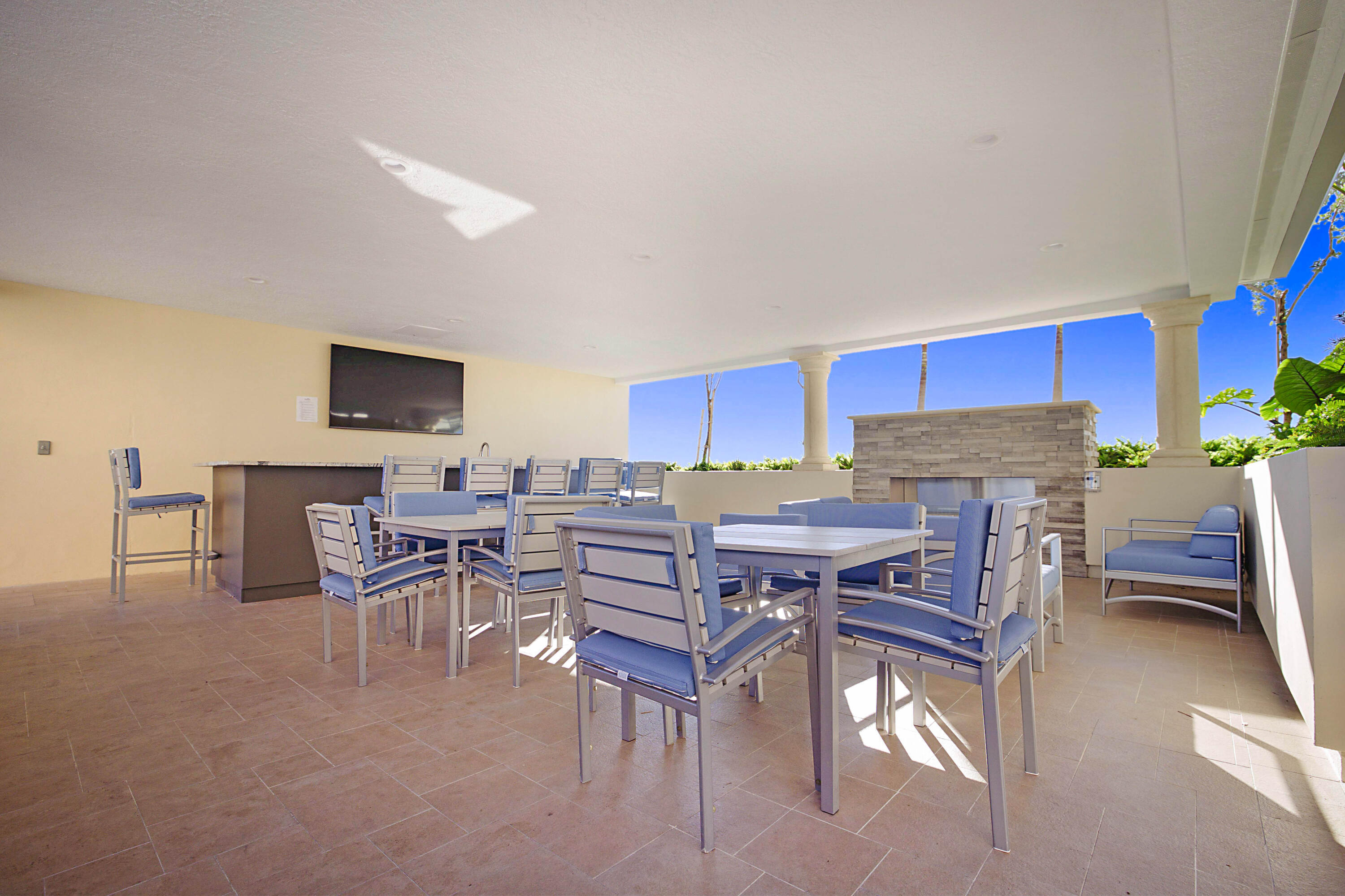 2640 Lake Shr #1416 Riviera Beach, FL 33404