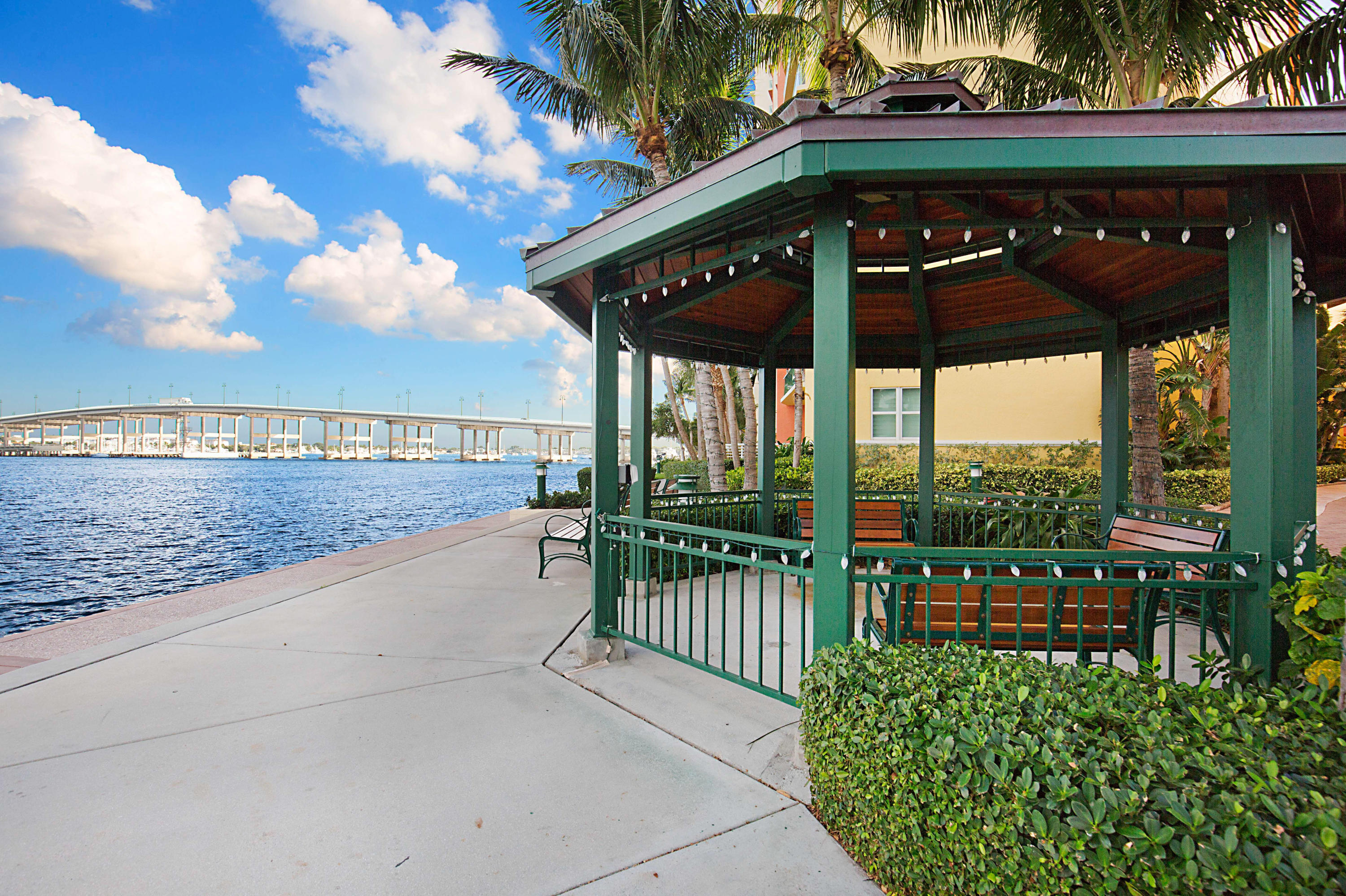 2640 Lake Shr #1416 Riviera Beach, FL 33404