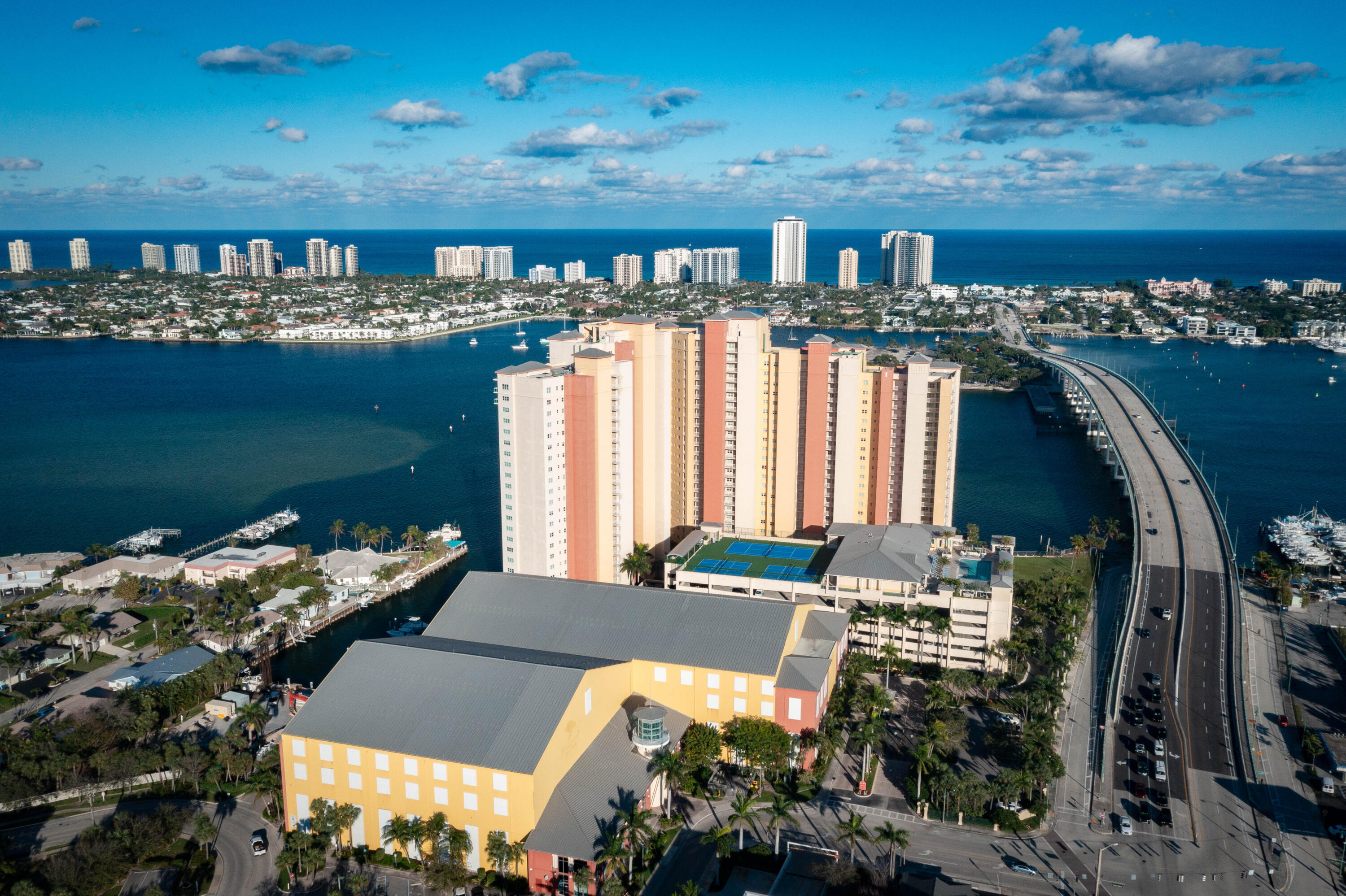 2640 Lake Shr #1416 Riviera Beach, FL 33404
