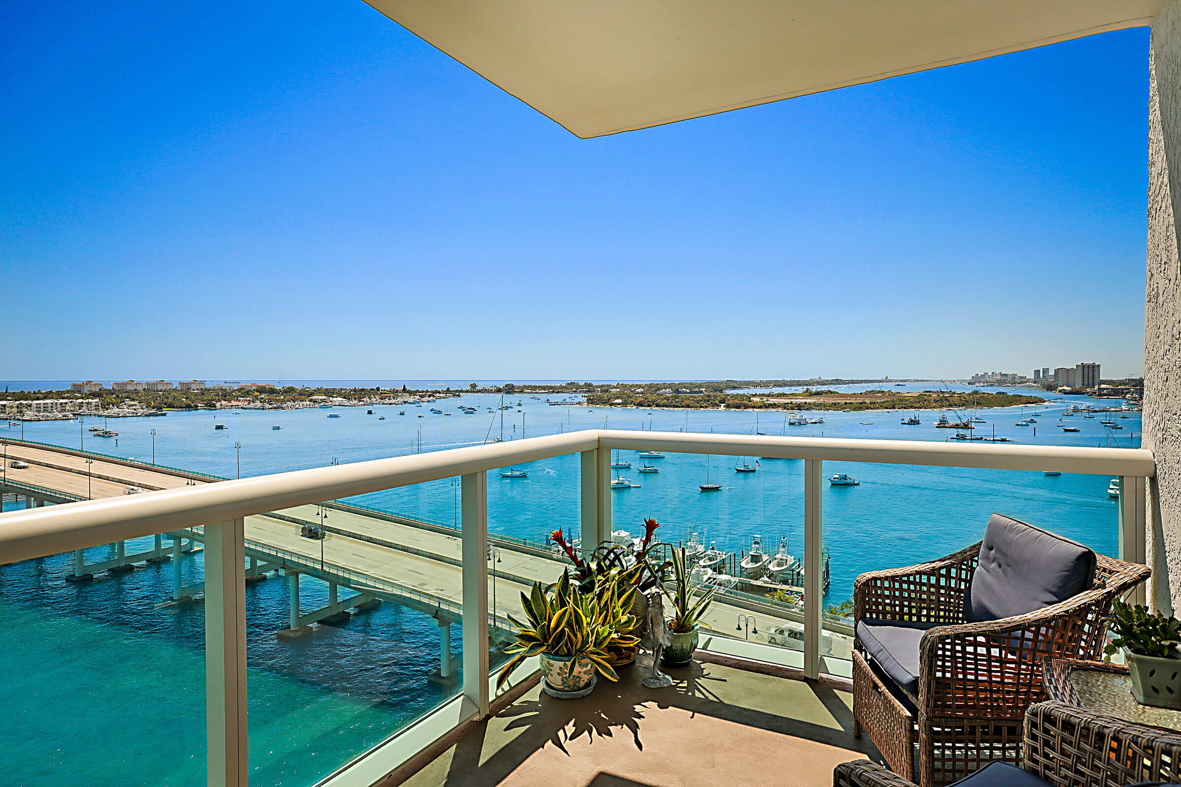 2640 Lake Shr #1416 Riviera Beach, FL 33404