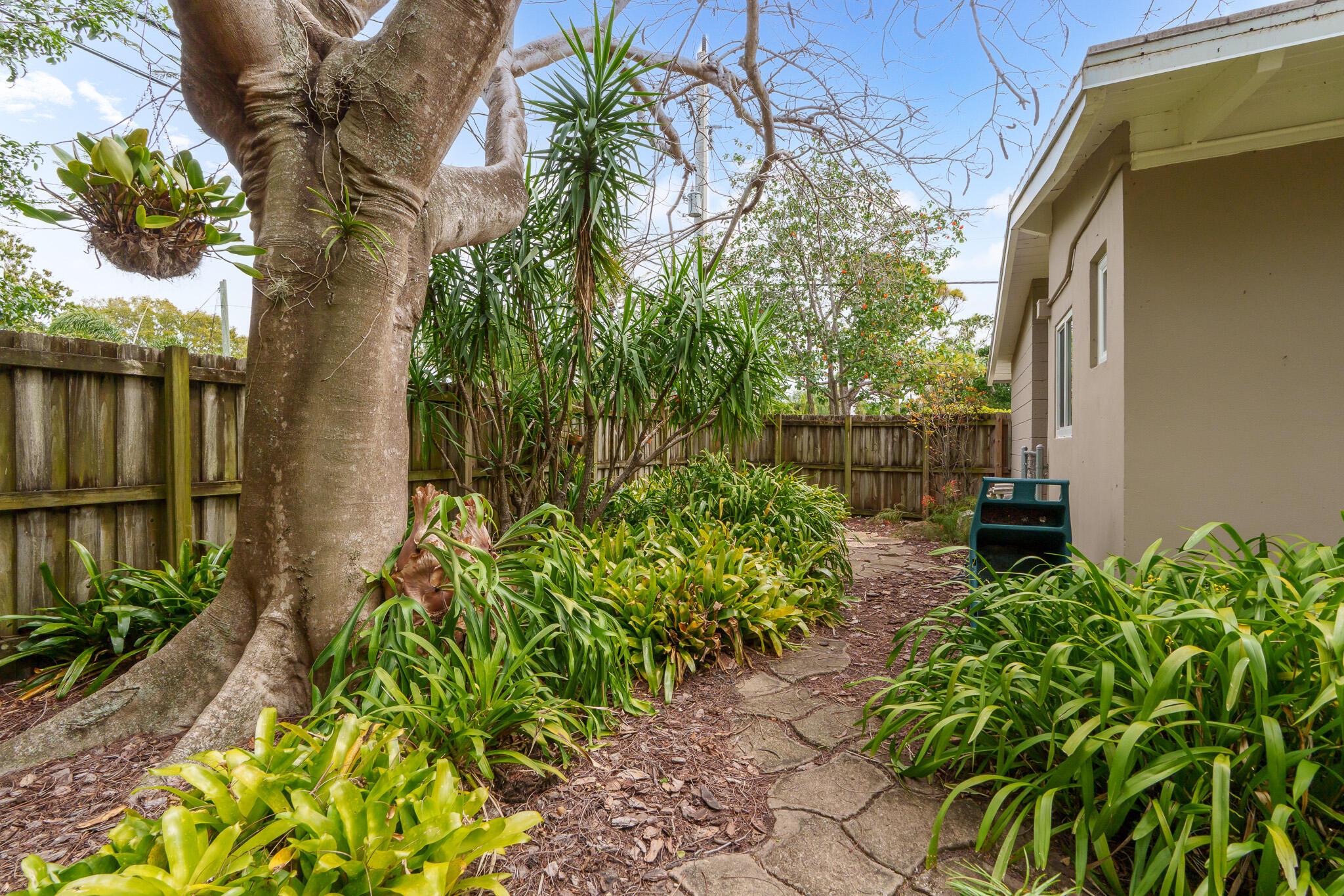 1617 NE 8th Fort Lauderdale, FL 33305