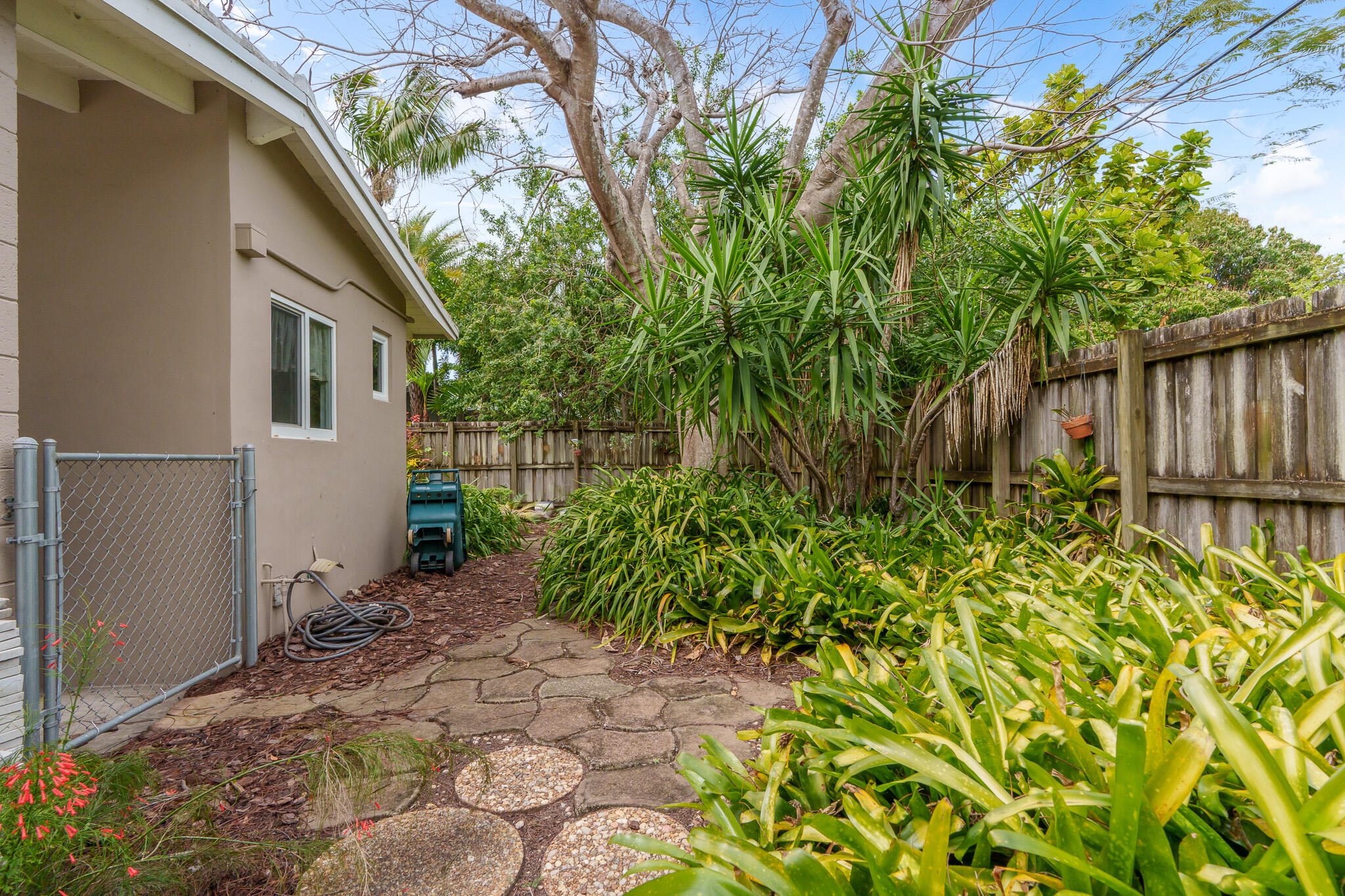 1617 NE 8th Fort Lauderdale, FL 33305