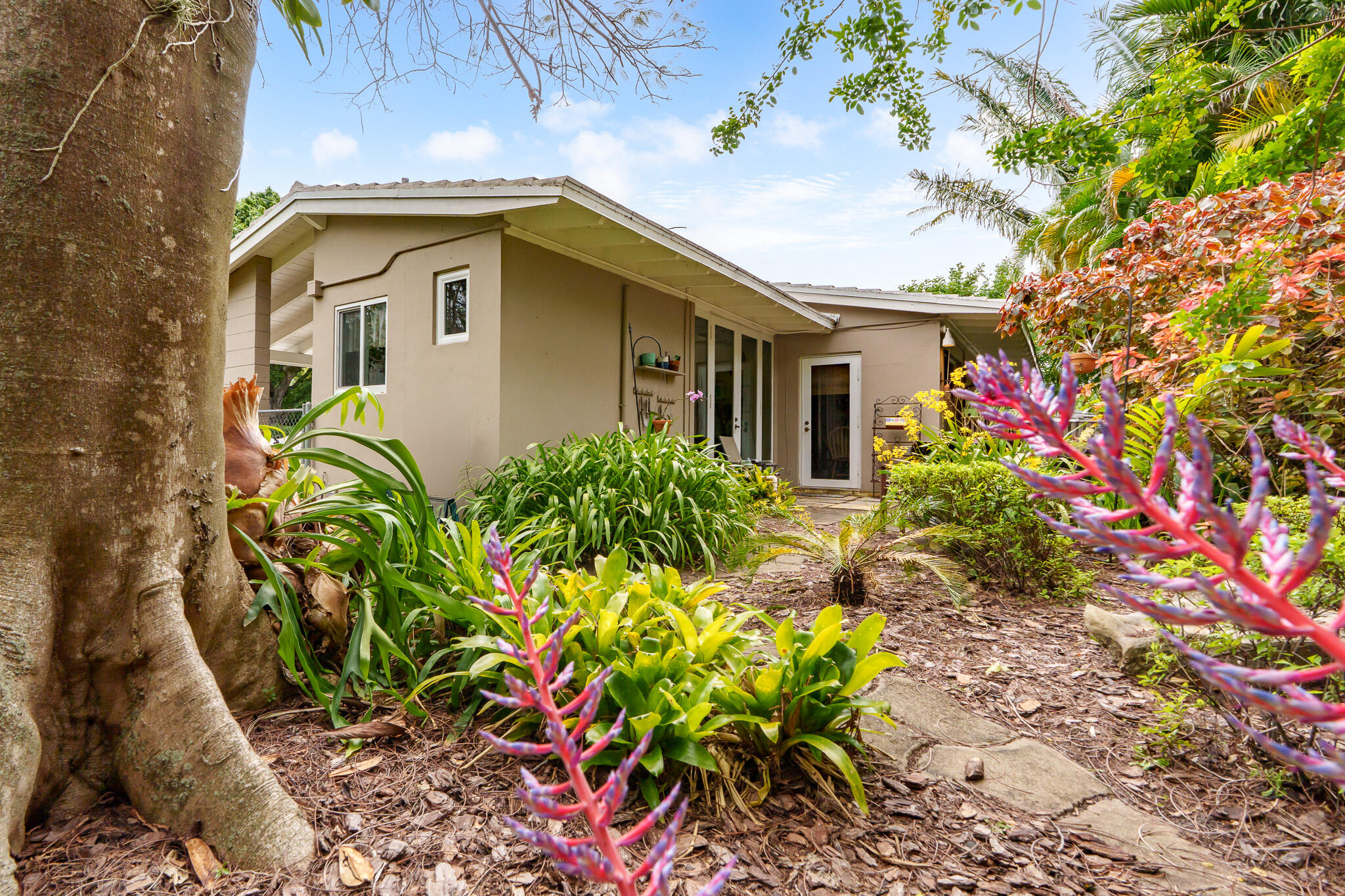 1617 NE 8th Fort Lauderdale, FL 33305