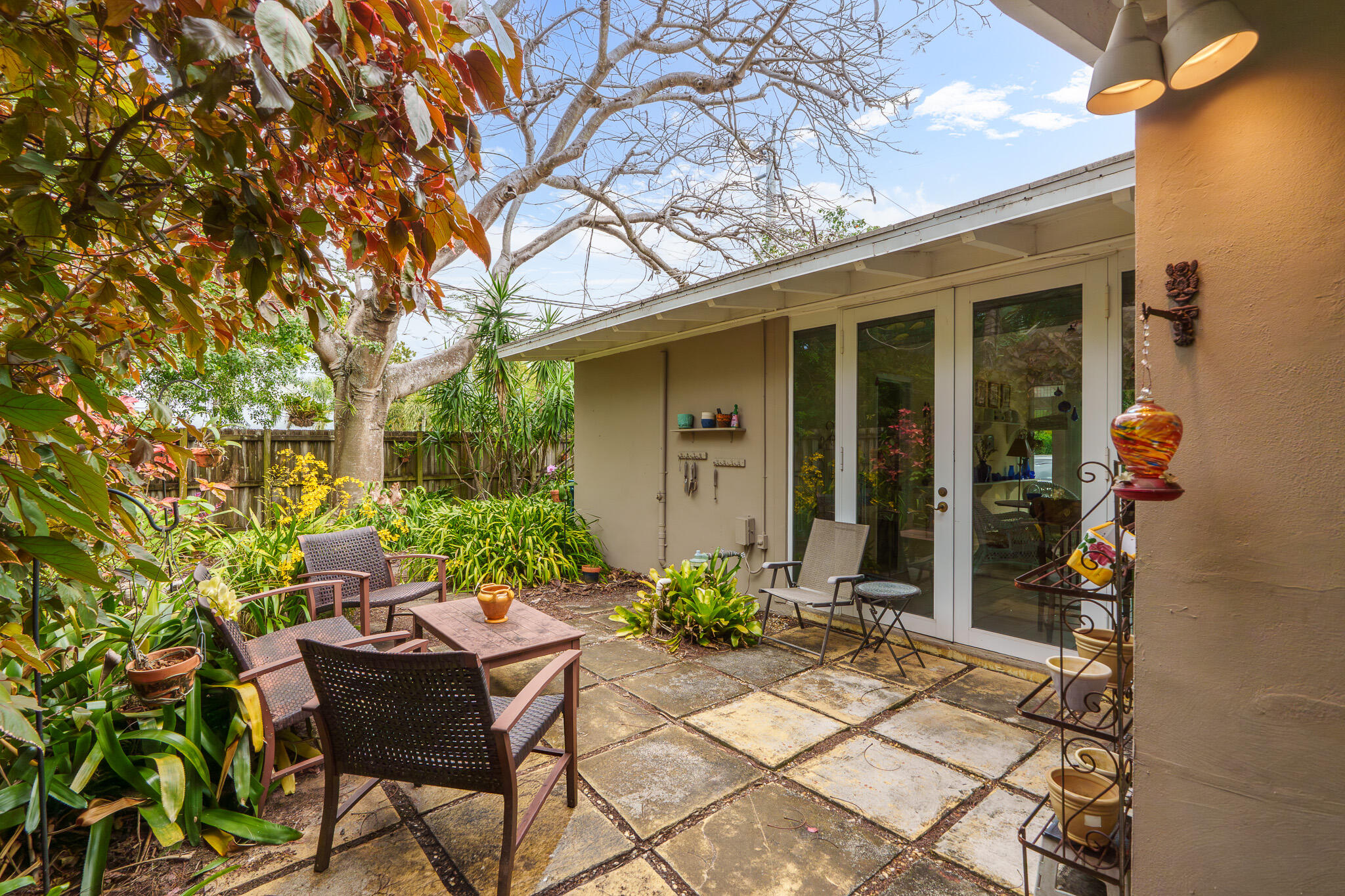 1617 NE 8th Fort Lauderdale, FL 33305