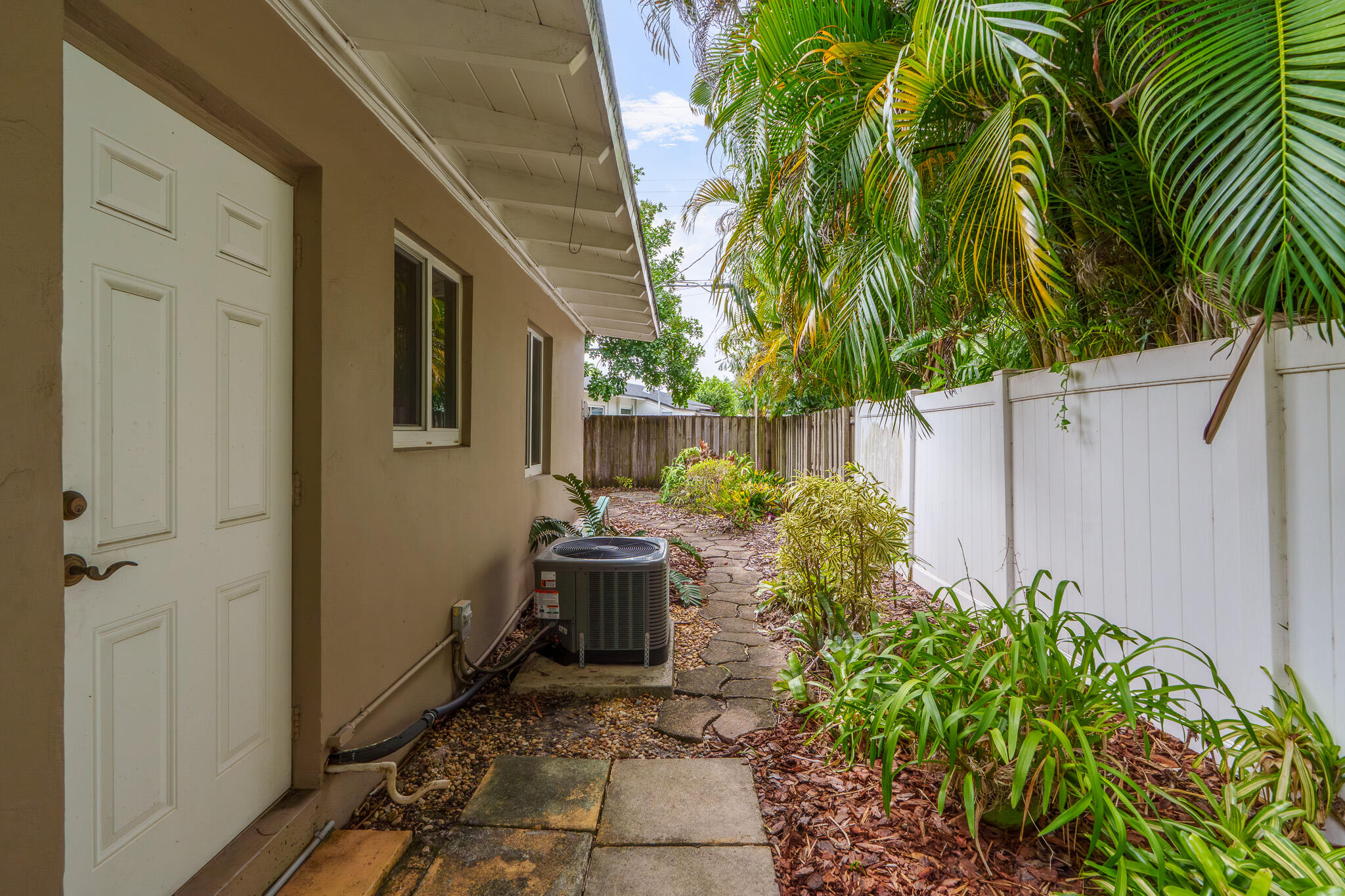 1617 NE 8th Fort Lauderdale, FL 33305