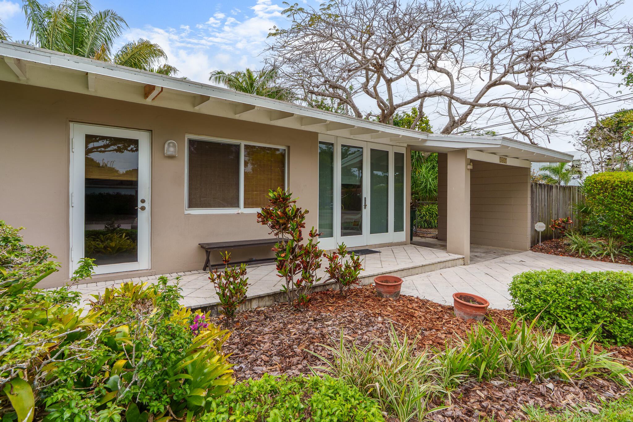 1617 NE 8th Fort Lauderdale, FL 33305