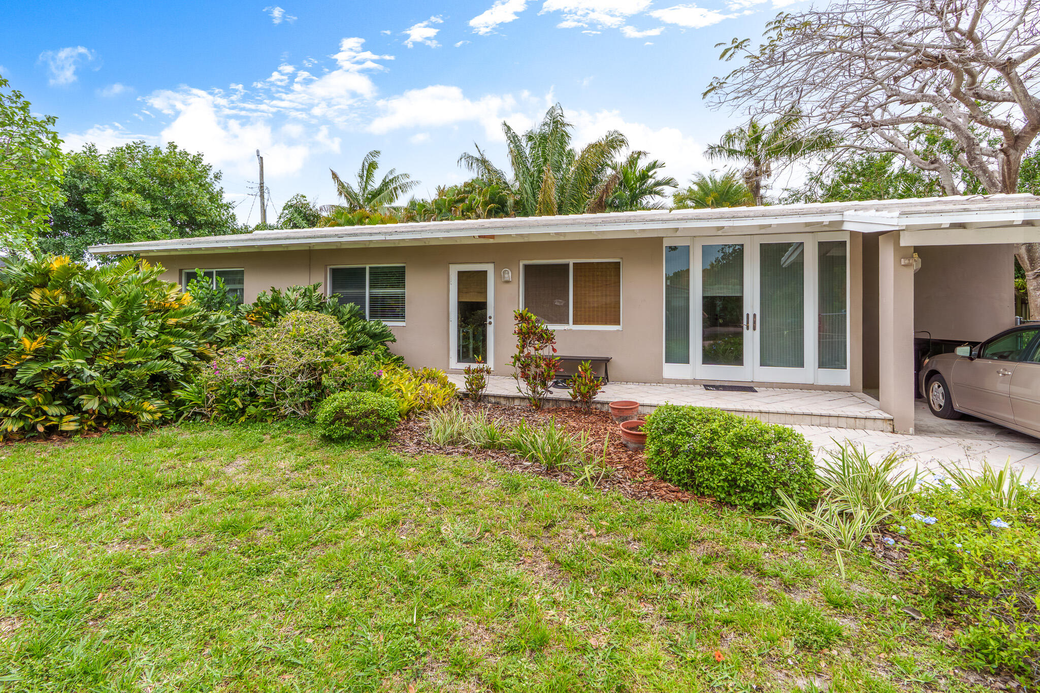 1617 NE 8th Fort Lauderdale, FL 33305