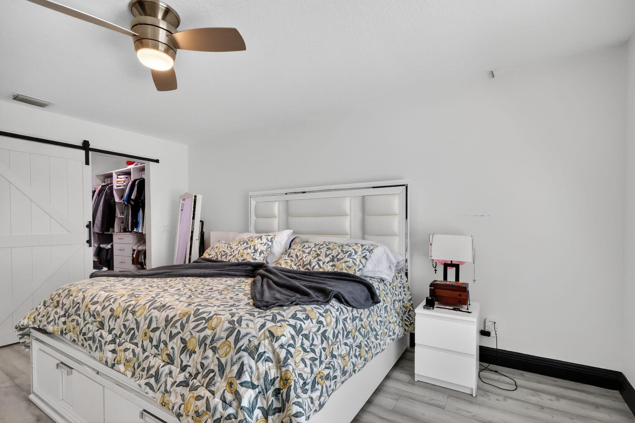 1691 W 26th Riviera Beach, FL 33404