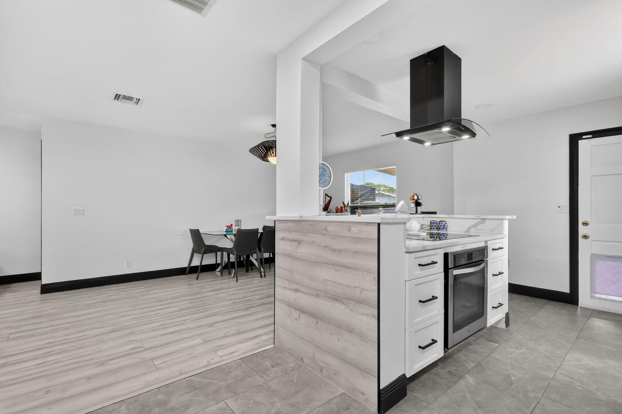 1691 W 26th Riviera Beach, FL 33404