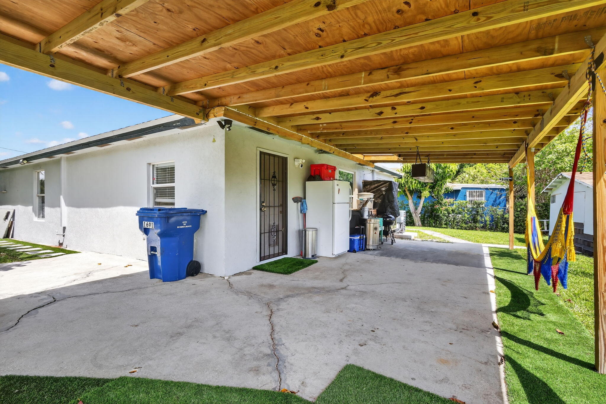 1691 W 26th Riviera Beach, FL 33404