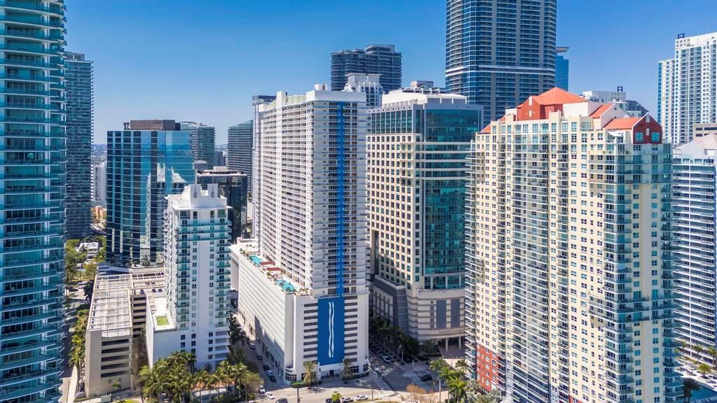 1200 Brickell Bay #3906