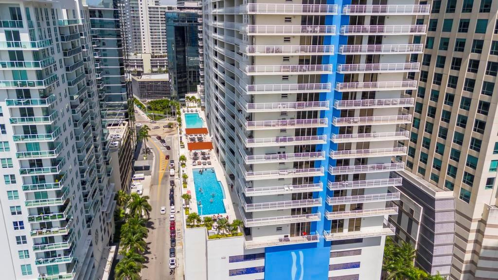 image The Club at Brickell Bay1