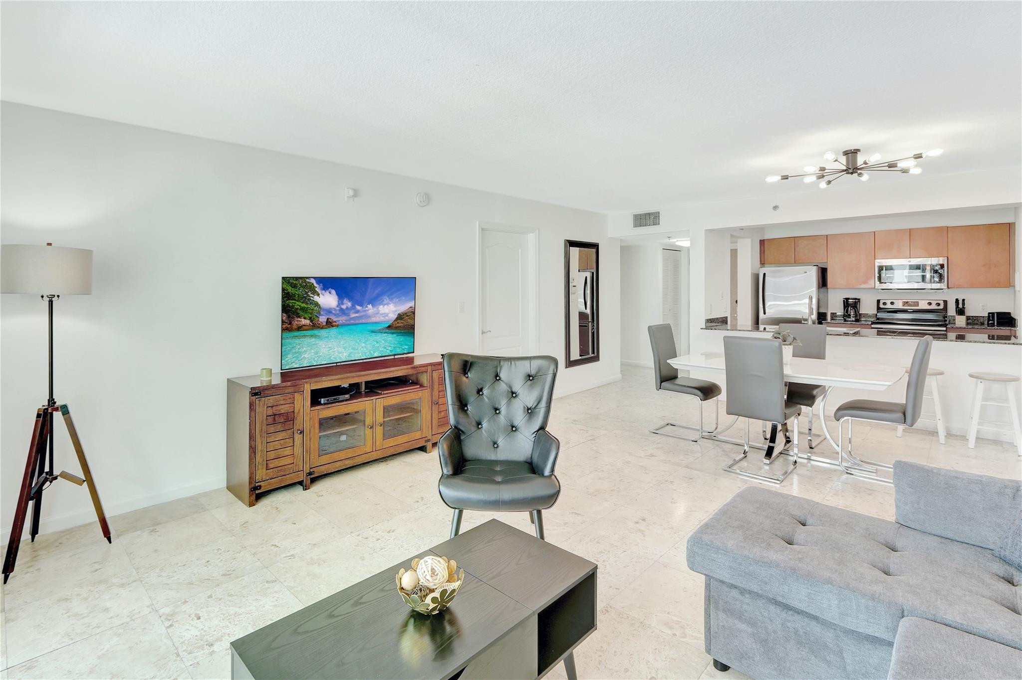 image The Club at Brickell Bay4