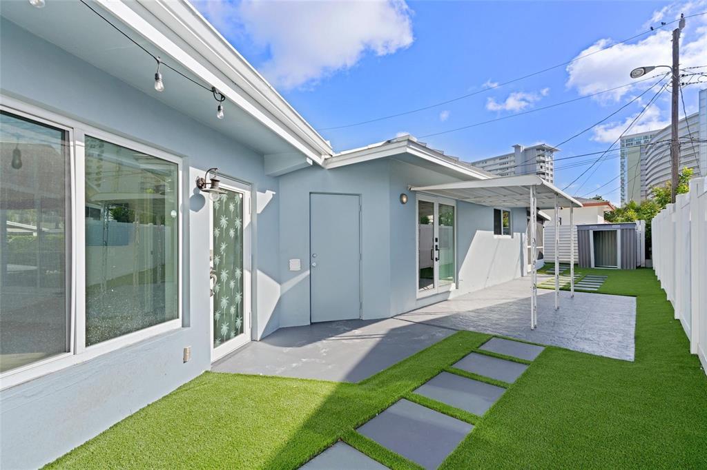 2000 SE 26th Fort Lauderdale, FL 33316