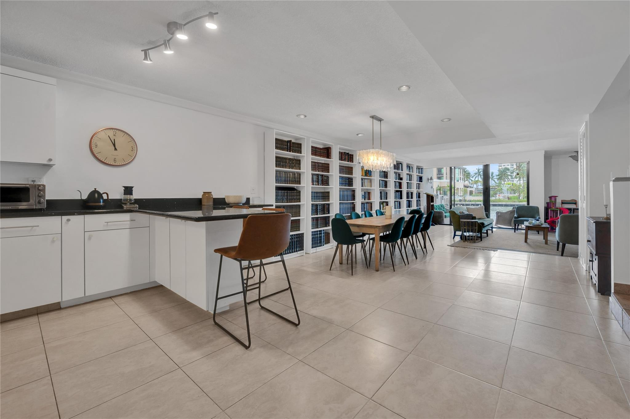 314 Poinciana #806