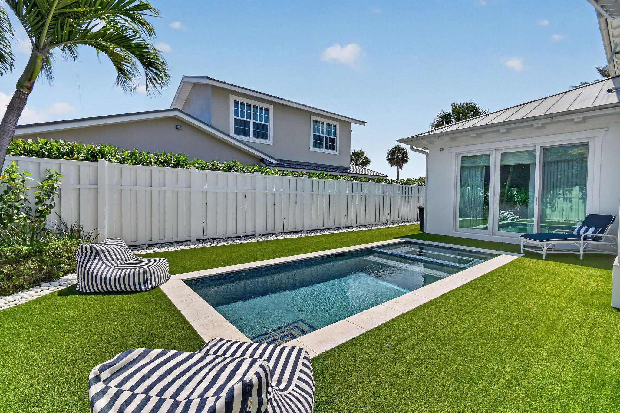 59 Colony Jupiter Inlet Colony, FL 33469