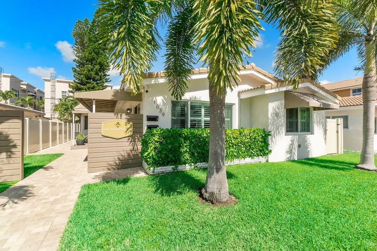 1039 N Victoria Park #1-3