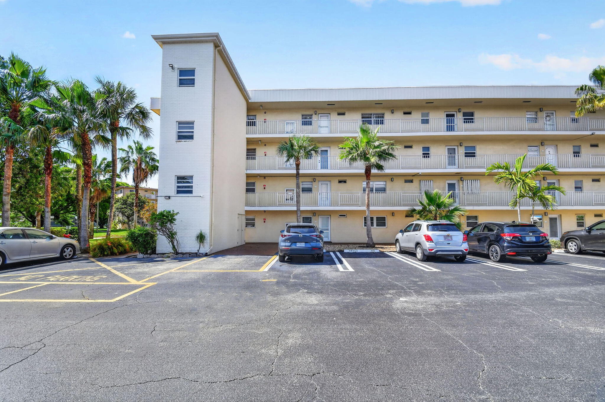 2515 NE 1st #4020