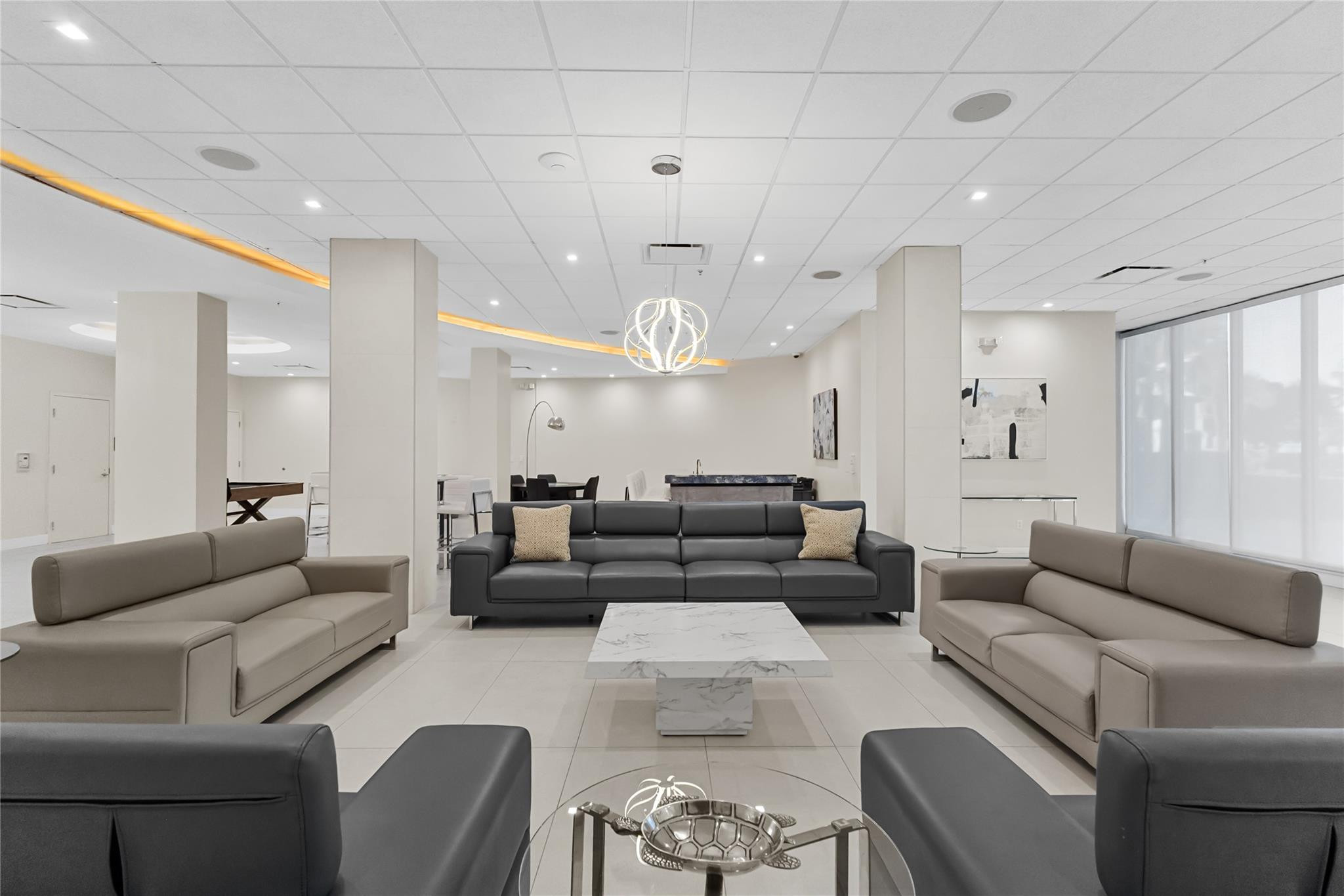 3001 S Ocean #727 Hollywood, FL 33019