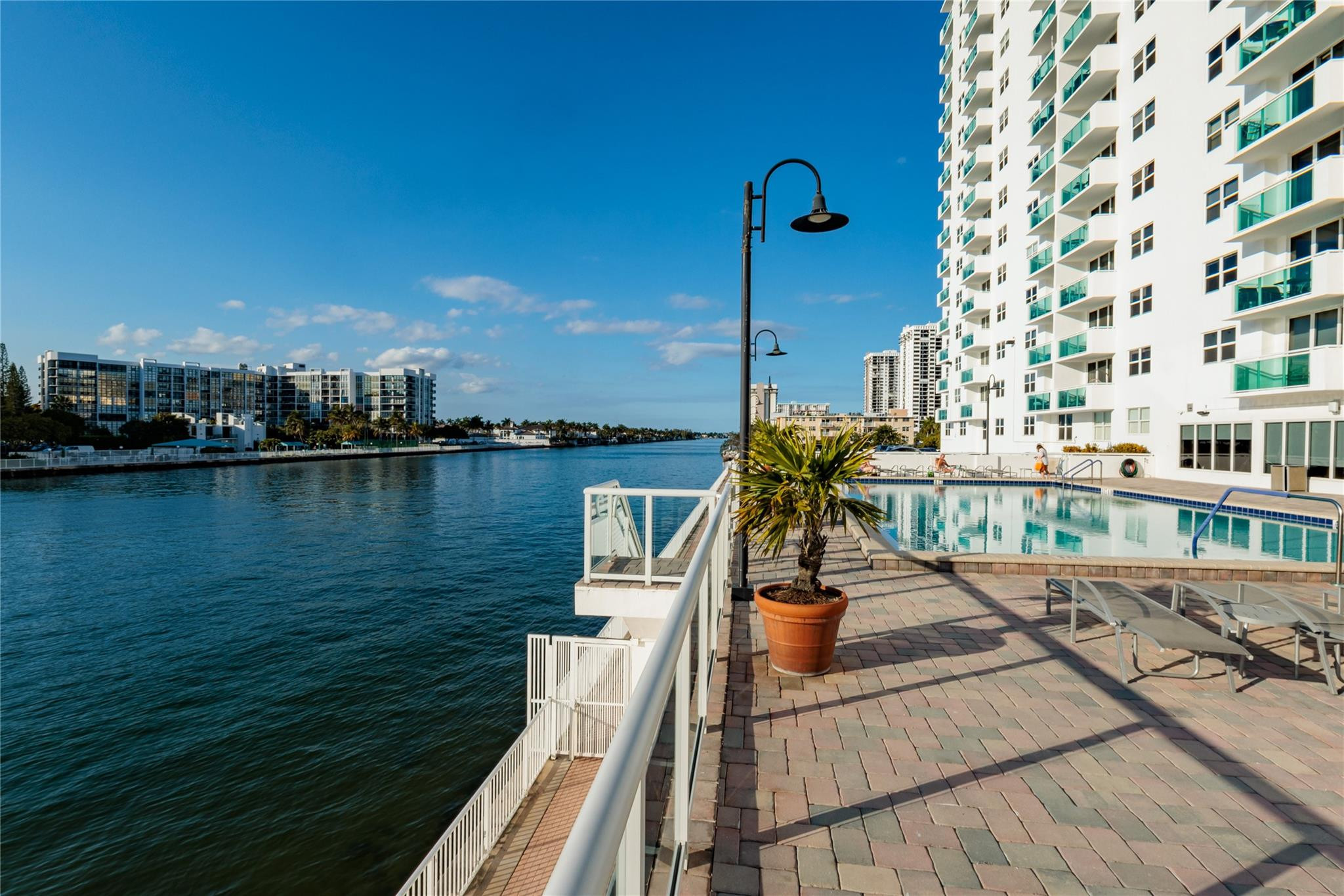 3001 S Ocean #727 Hollywood, FL 33019