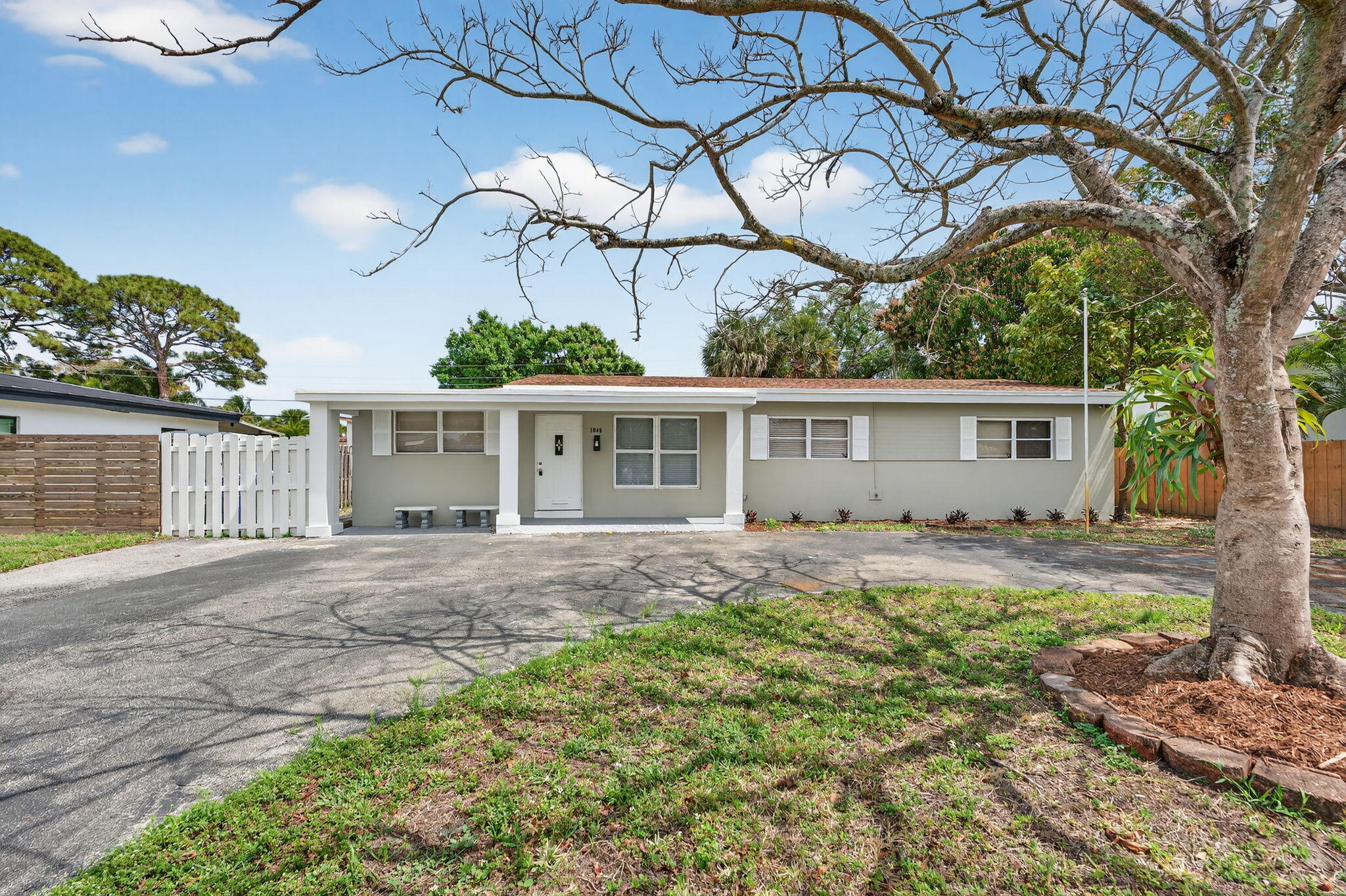 1048 SW 1st