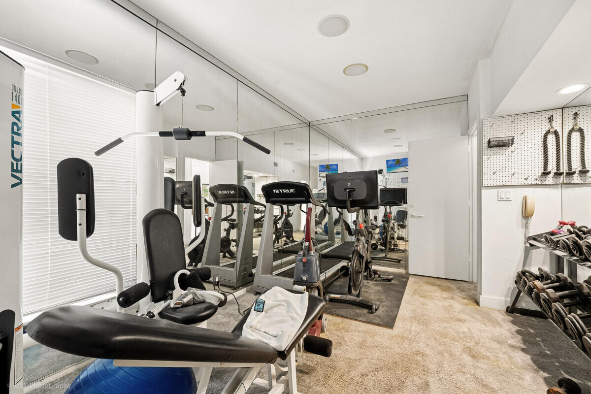 1343 Ponce De Leon Fort Lauderdale, FL 33316