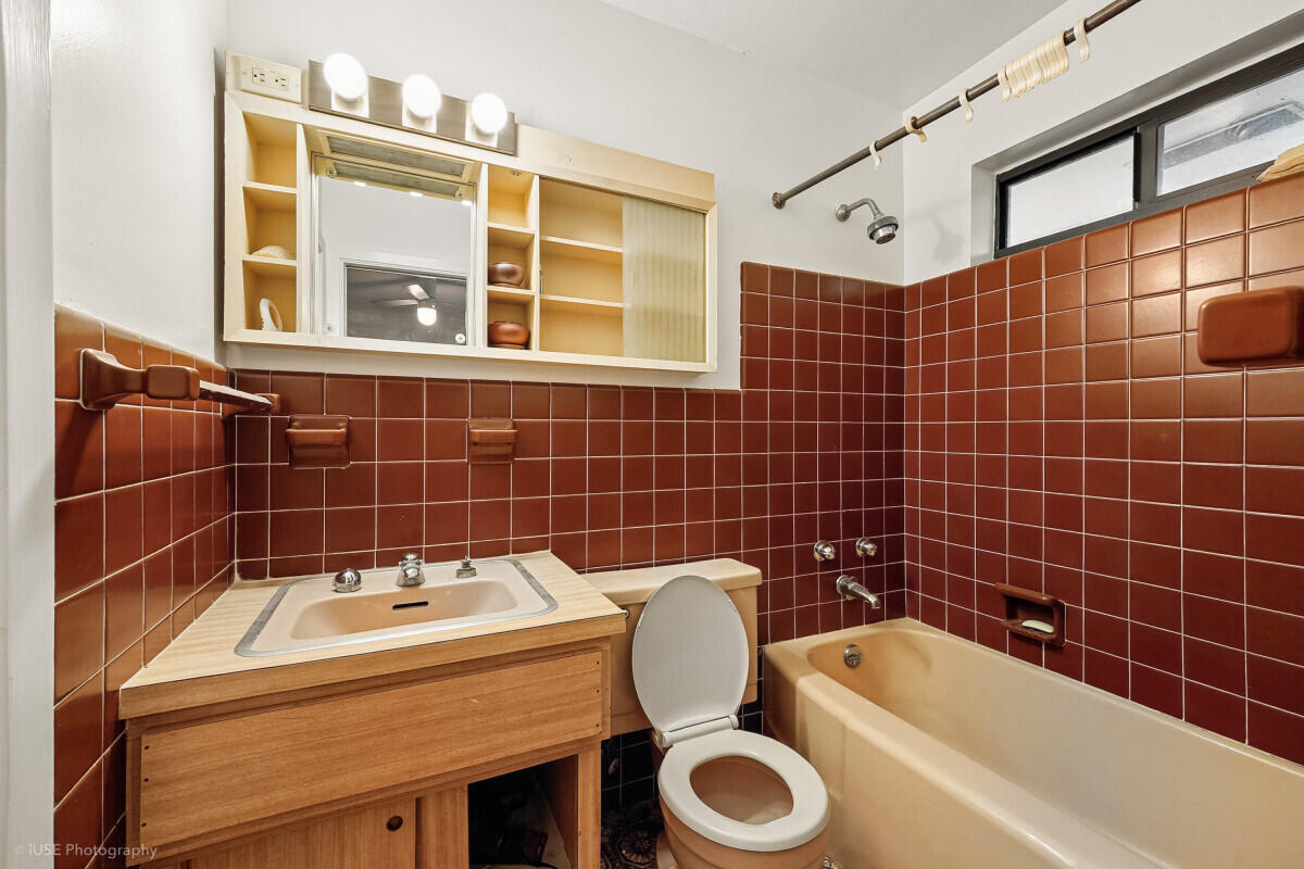 1343 Ponce De Leon Fort Lauderdale, FL 33316